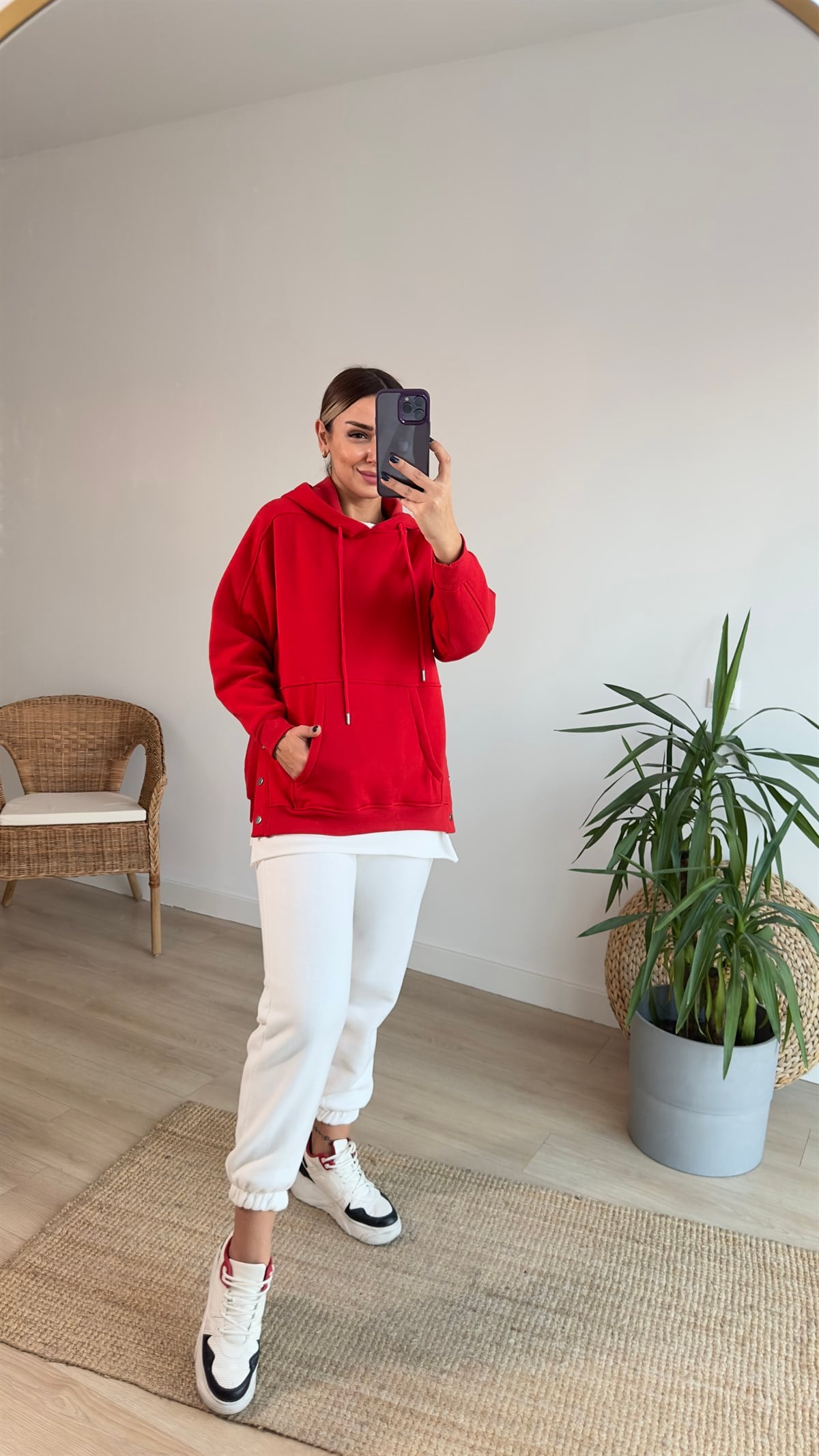 Yanları Çıtçıtlı Kırmızı Basic Sweat