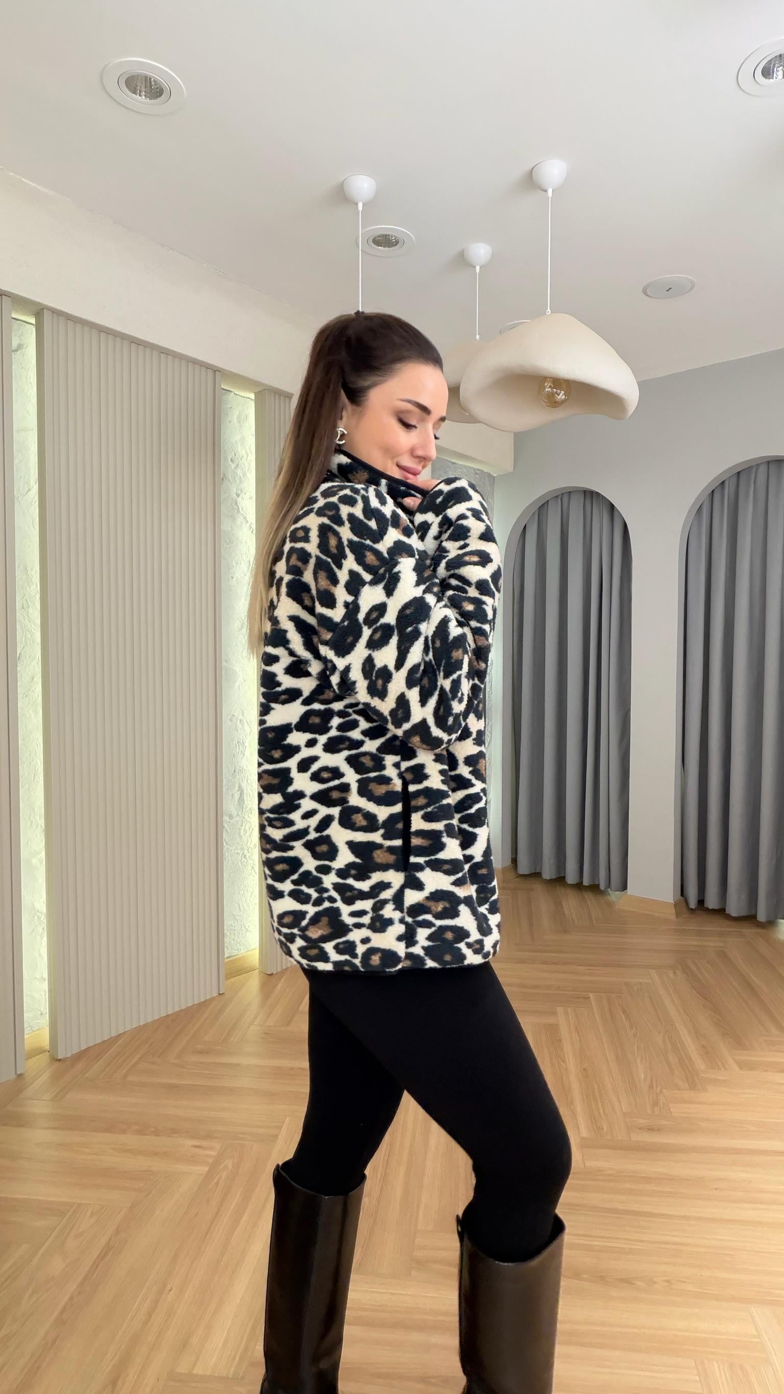 Leopar Desenli Yarım Fermuar Peluş Sweatshirt