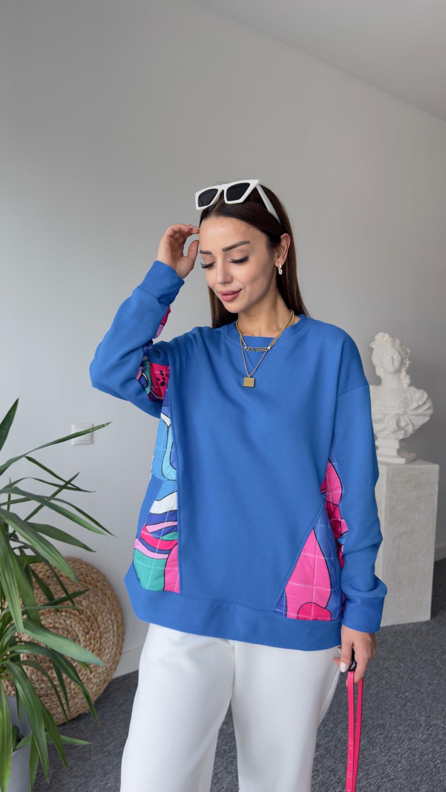 Cepleri Renkli Mavi Sweatshirt