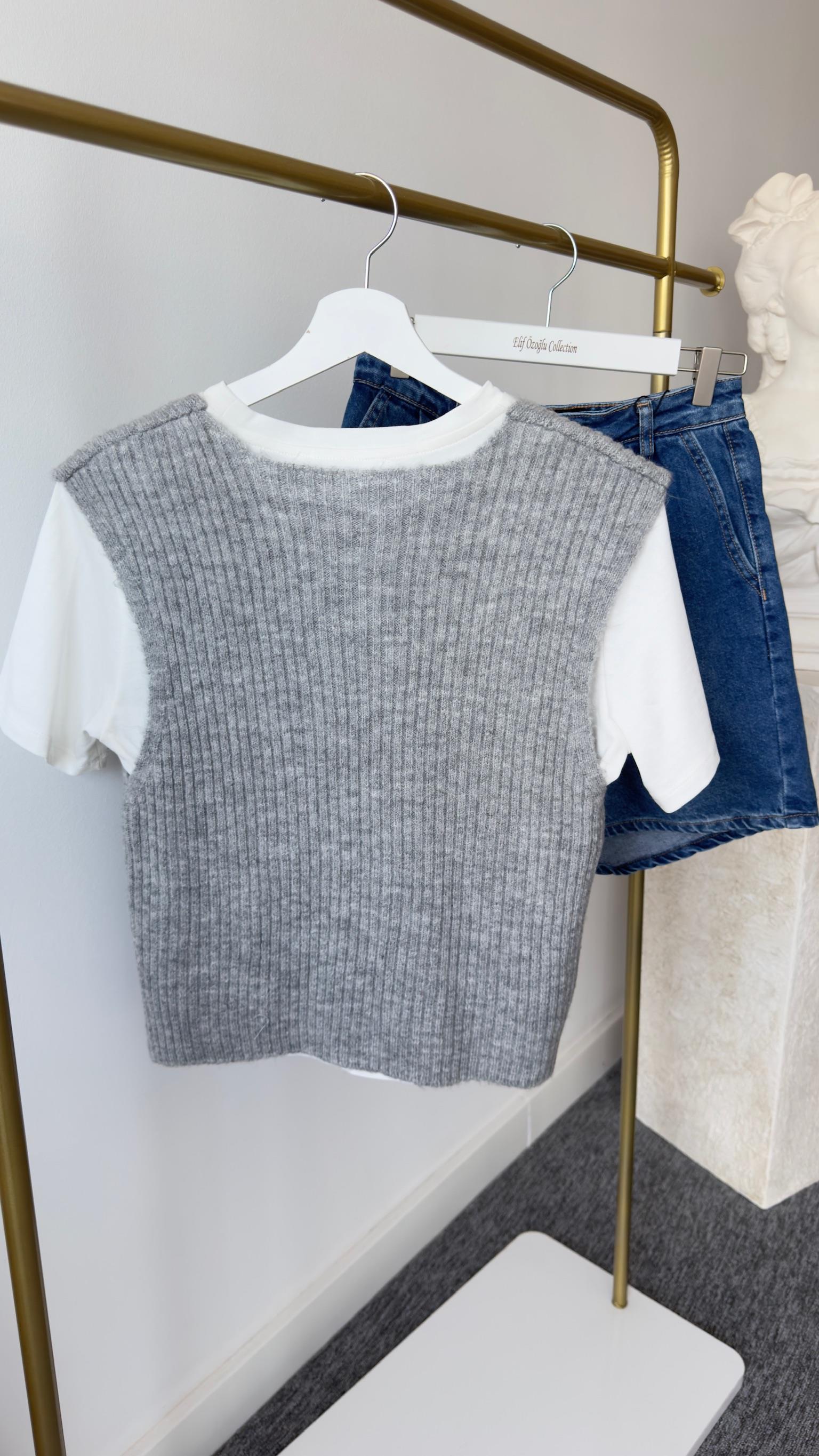 Zra Model Gri Süveter Detay Tshirt