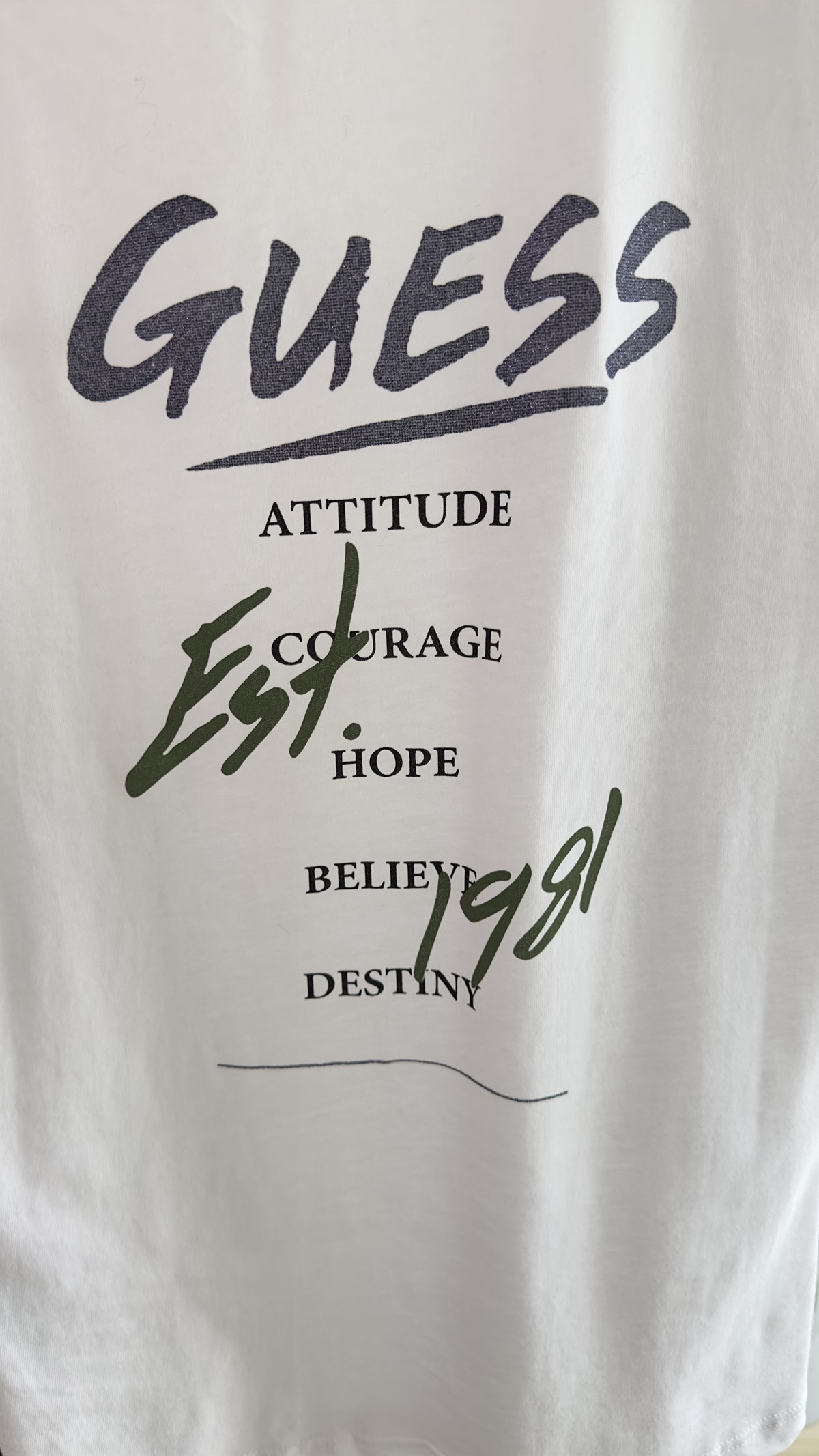  Sırtı Yazılı Beyaz Tshirt