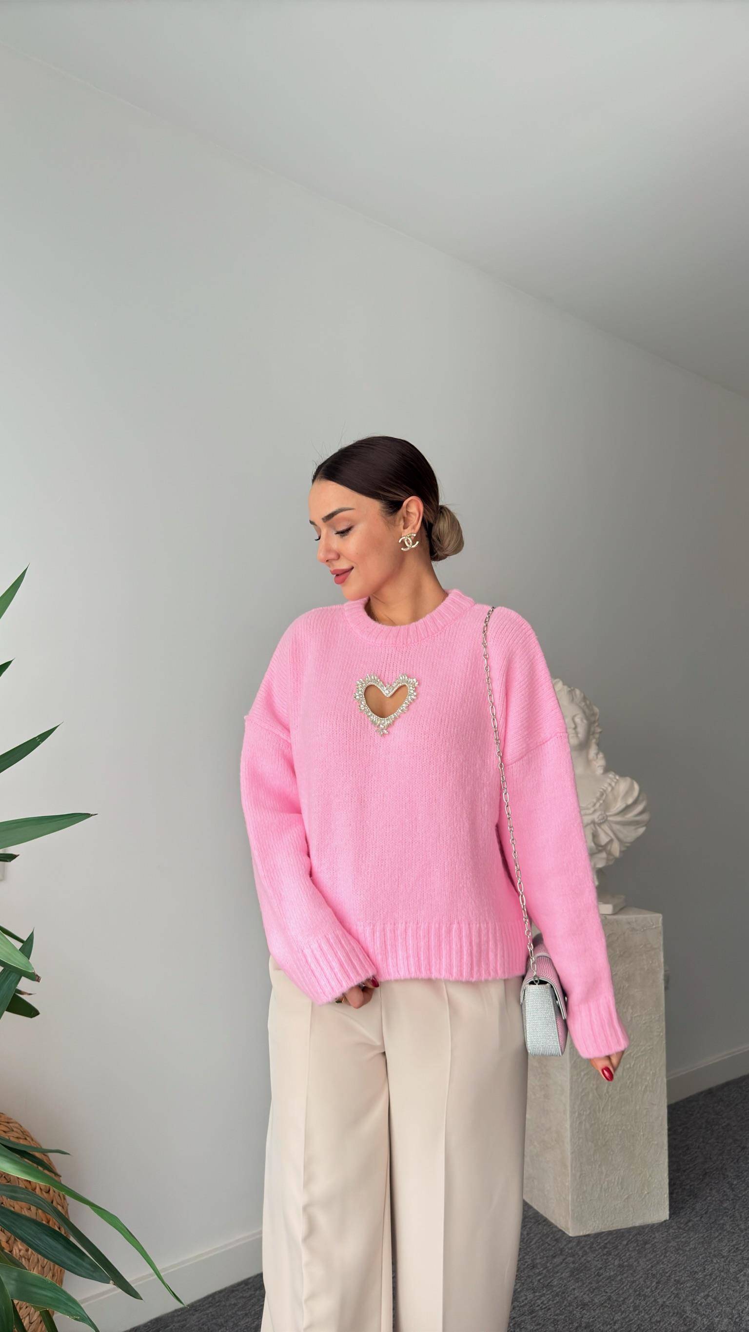 Pembe Ön Taşlı Kalp Detaylı Triko Kazak