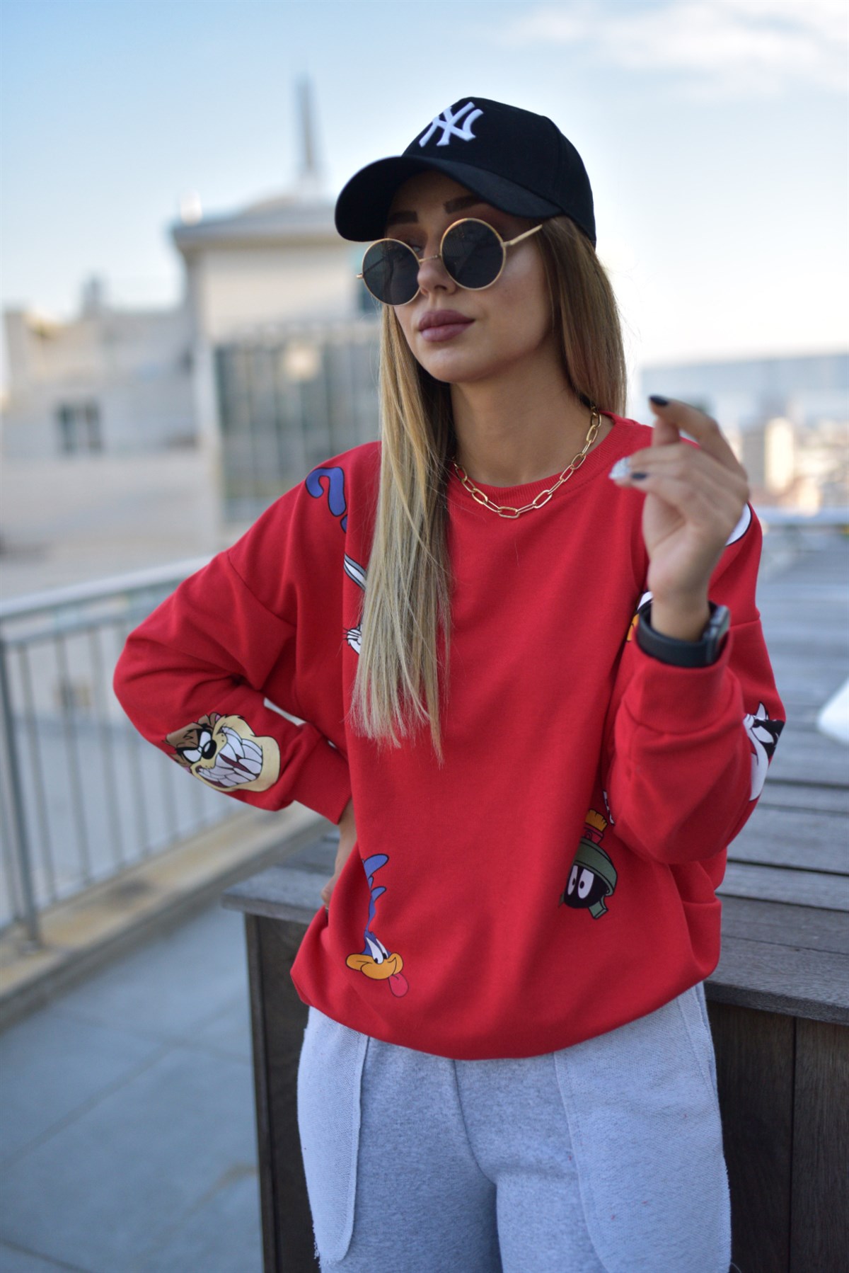 Karakter Baskılı Kırmızı Sweatshirt