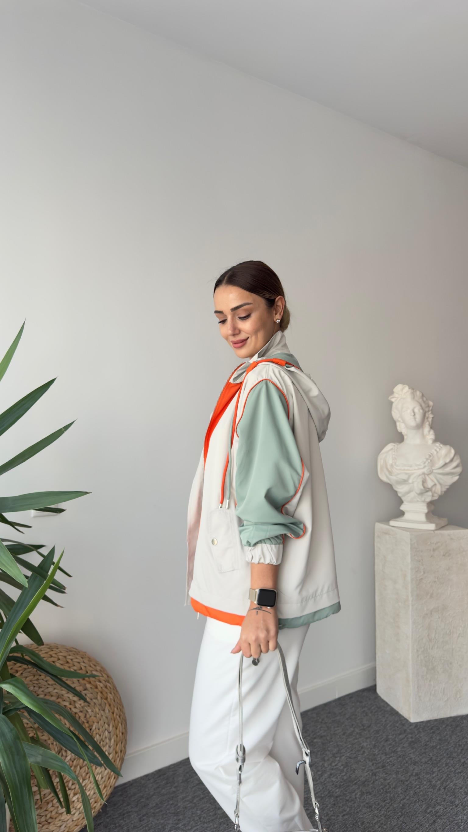 Benore Turuncu Şerit Detaylı Yağmurluk