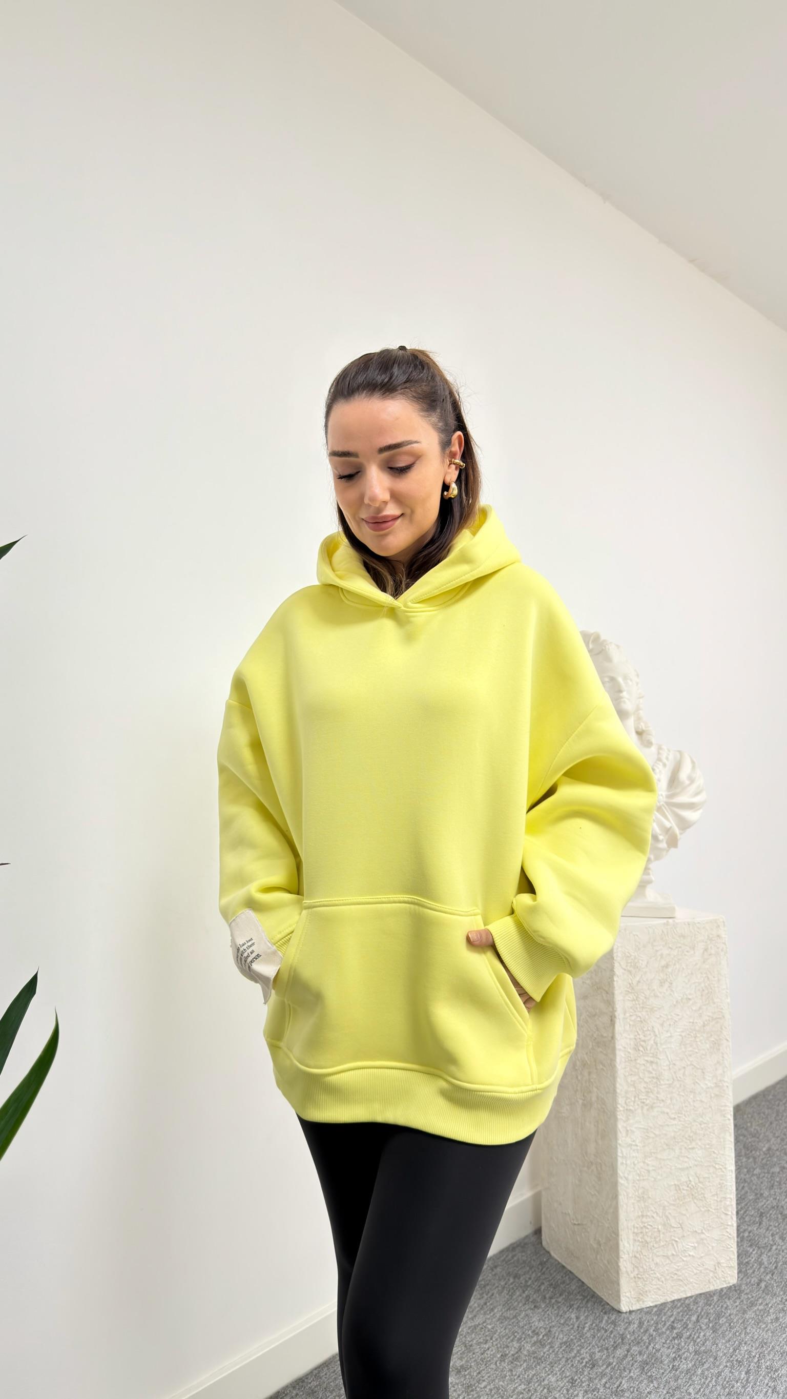 Sarı Kolu Etiket Detaylı Sweatshirt