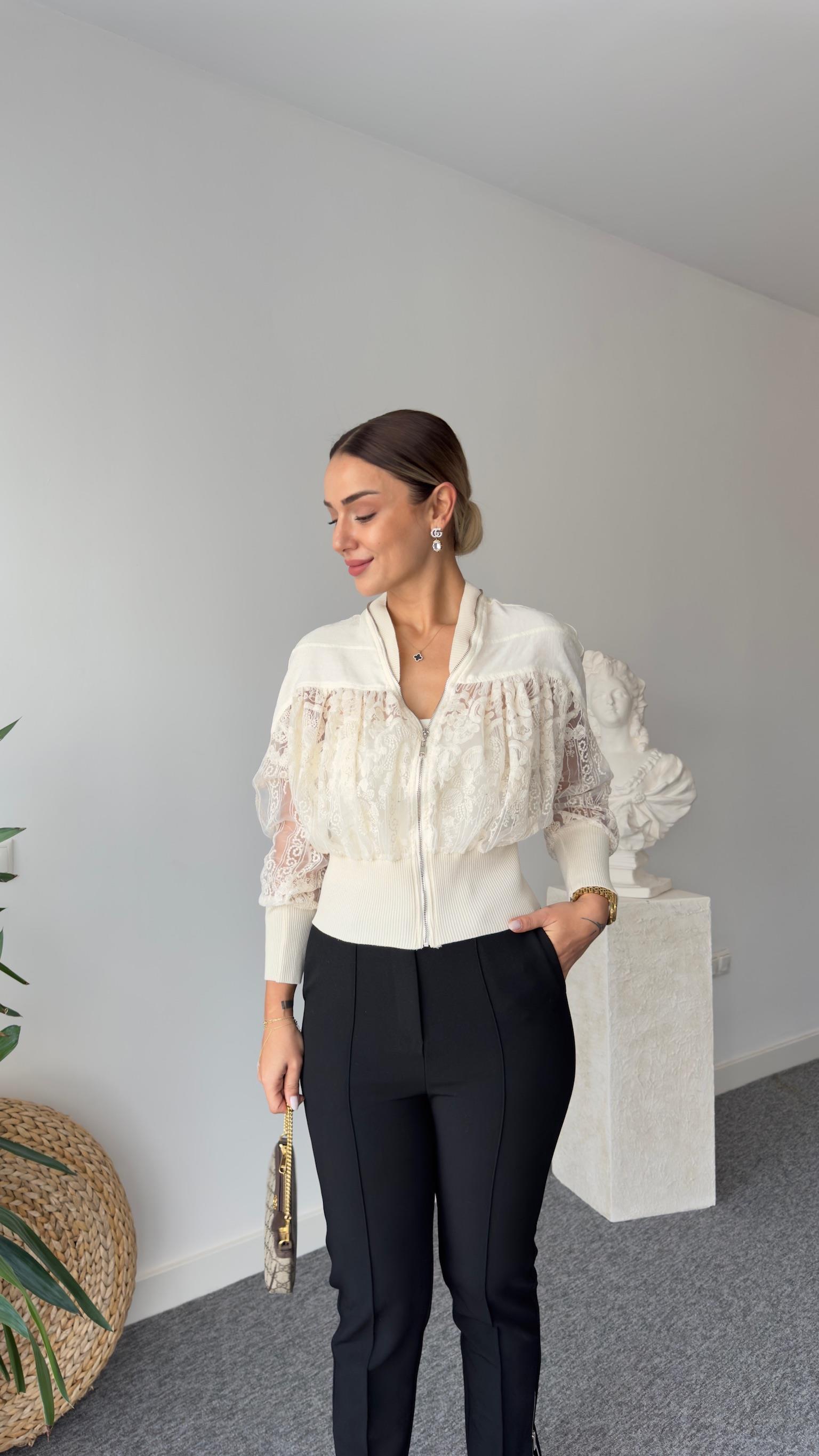 Güpür Mixli Fermuarlı Bej Bomber Ceket