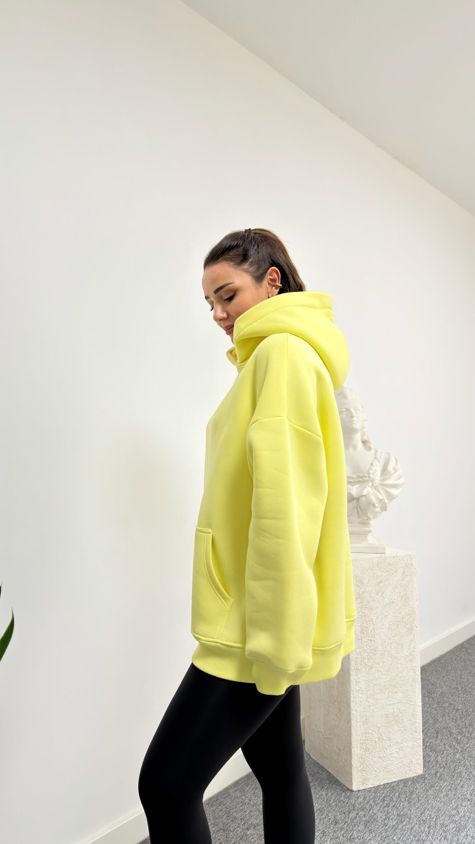 Sarı Kolu Etiket Detaylı Sweatshirt