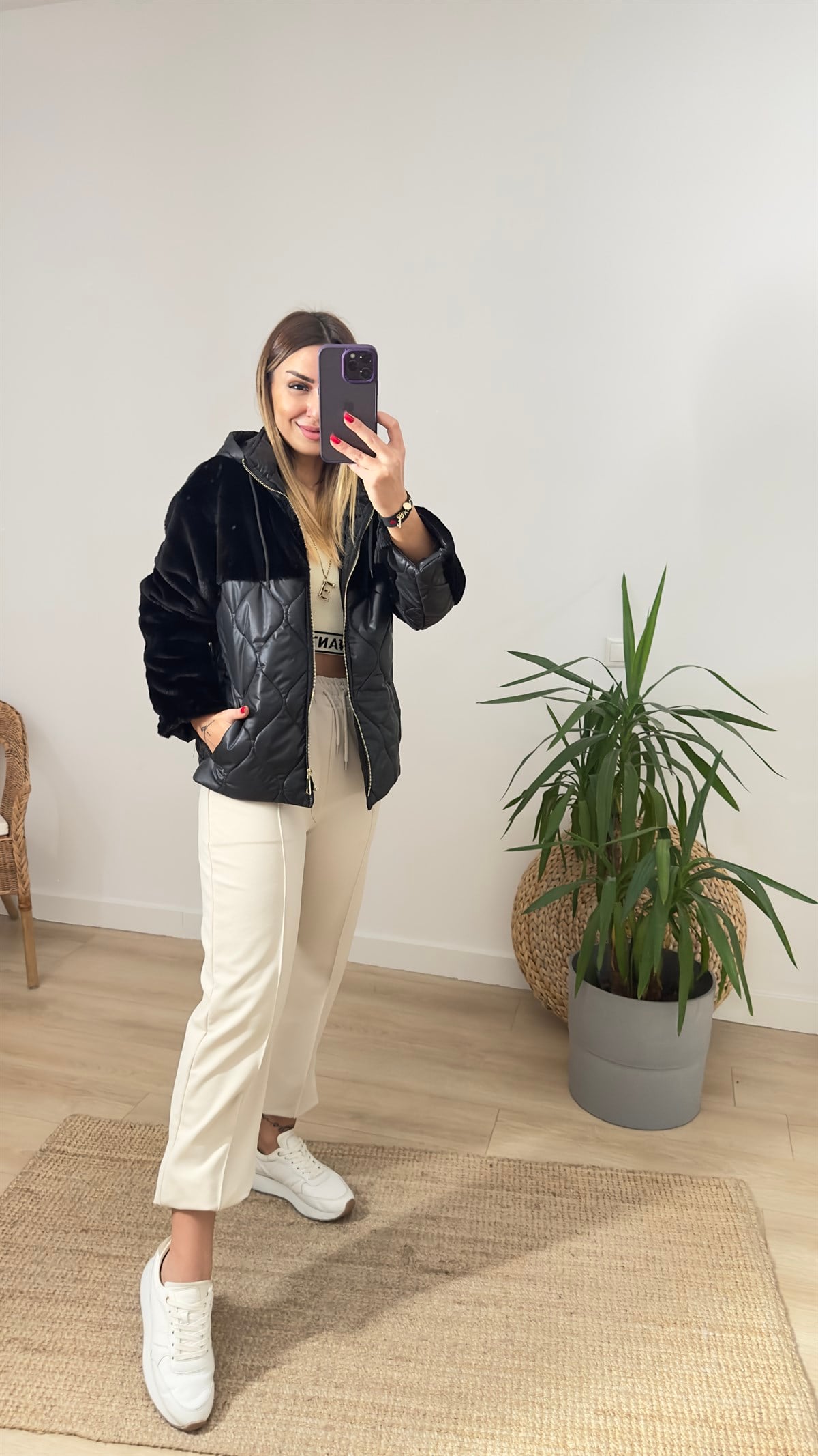 Peluş Detaylı Kapitone Mont