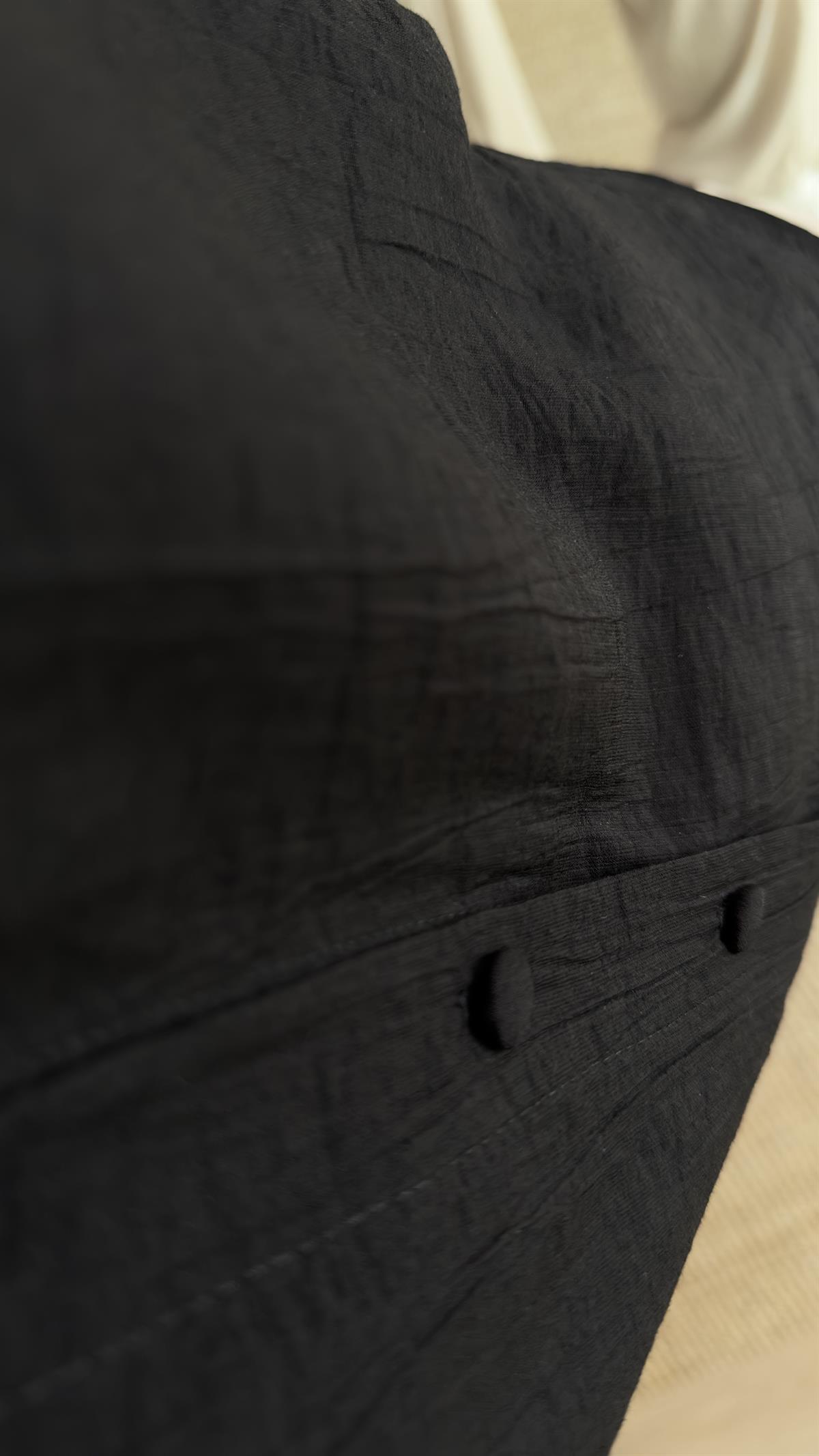 Yanları Düğme Detay Siyah Gömlek