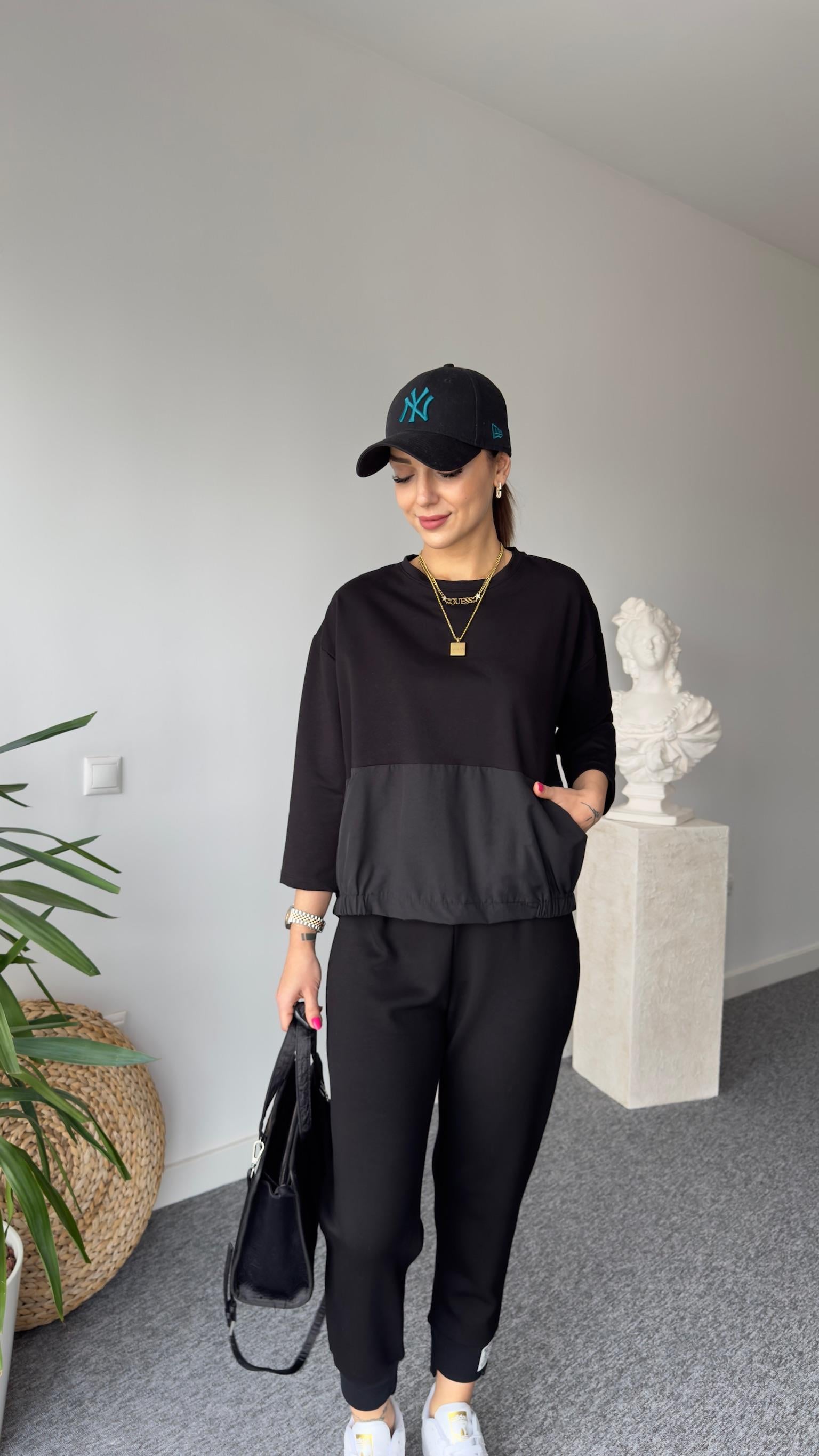 Sırt Çapraz Düğmeli Siyah Bluz