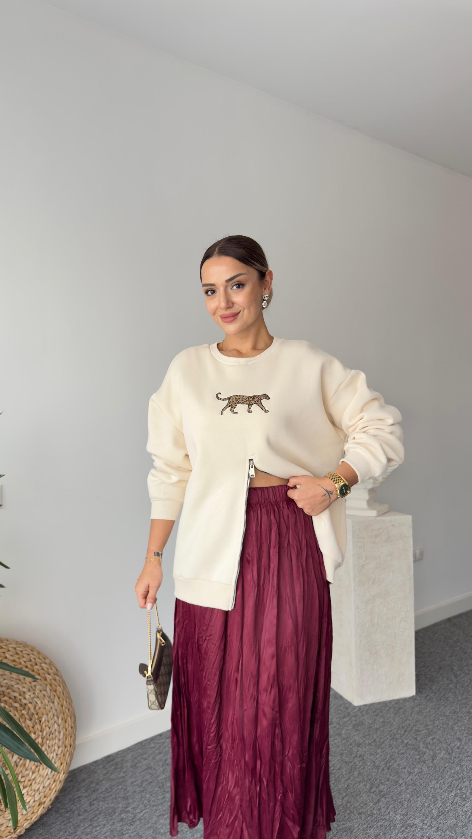 Önü Fermuarlı Kaplan Nakışlı Bej Sweatshirt