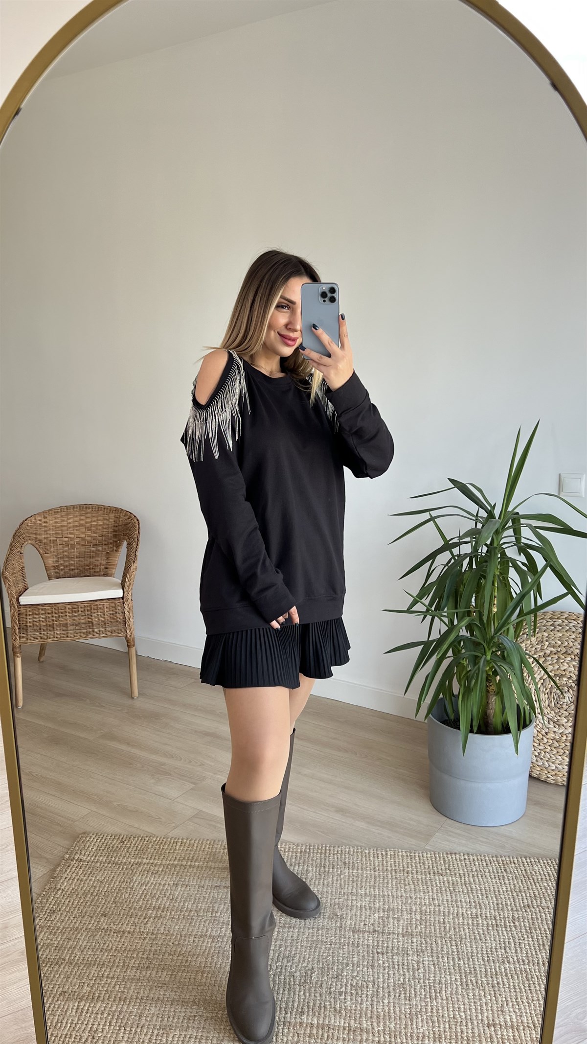 Omzu Pencere Ve Zincir detaylı Tasarım Sweat
