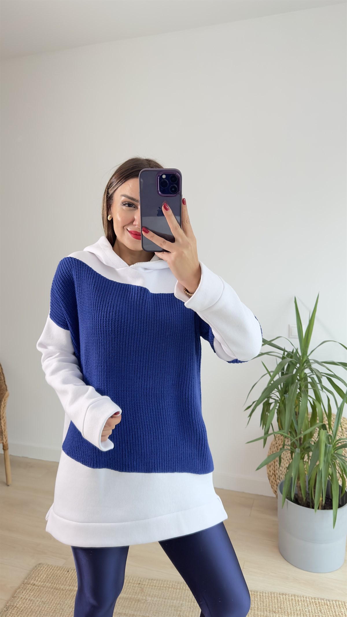 Triko Detaylı Beyaz Sweat