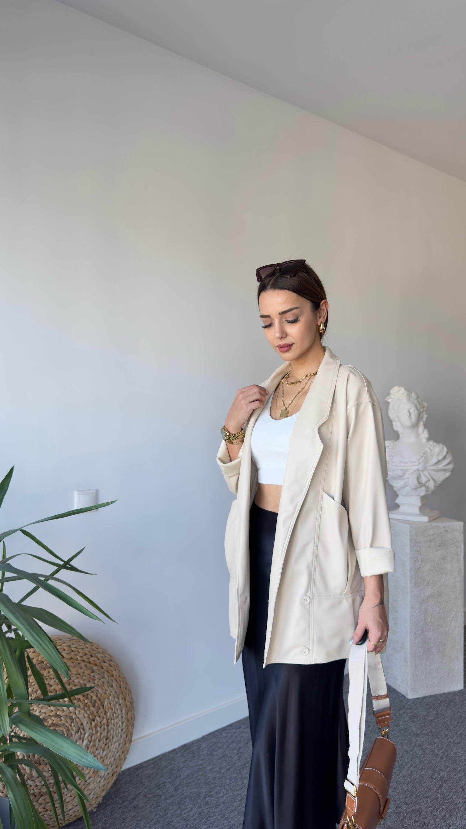 Lerde Bej Düğmeli Deri Ceket