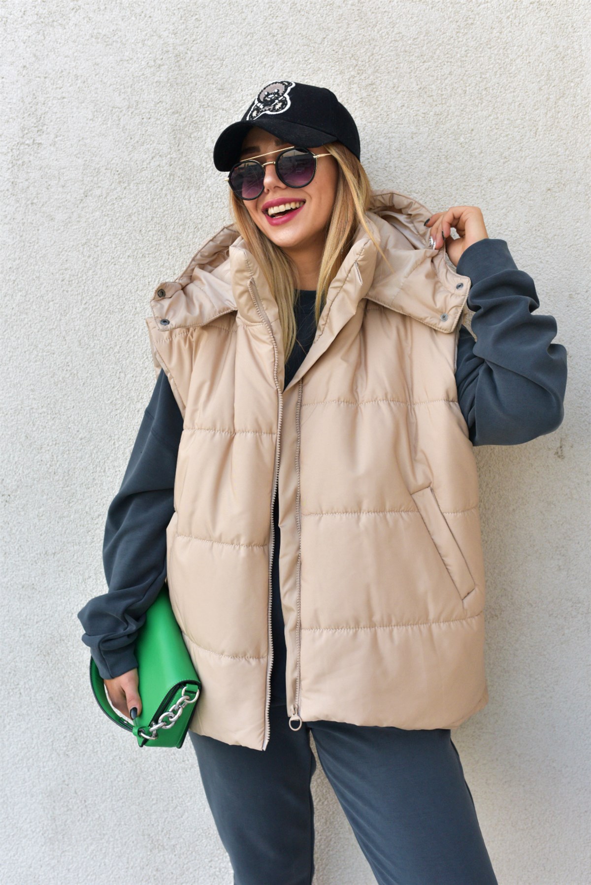 Bej Oversize Kapüşonlu Yelek 