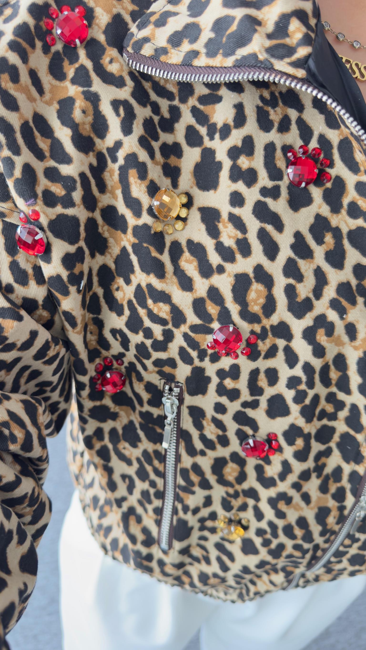 Nasci Taş Detaylı Astarlı Leopar Ceket