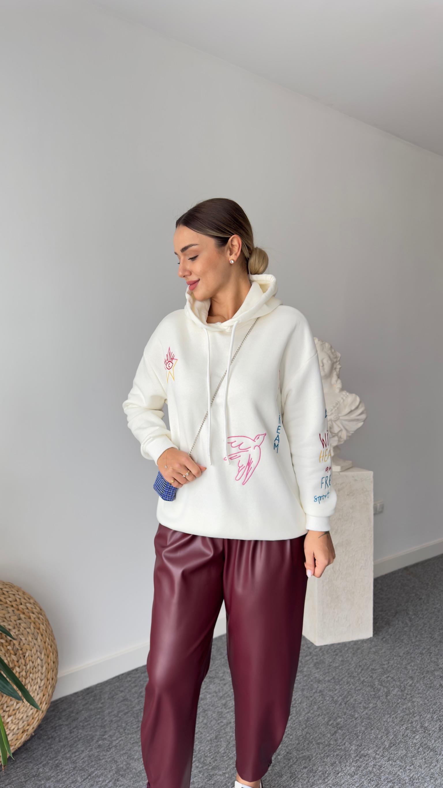 Renkli Nakışlı Beyaz Sweatshirt