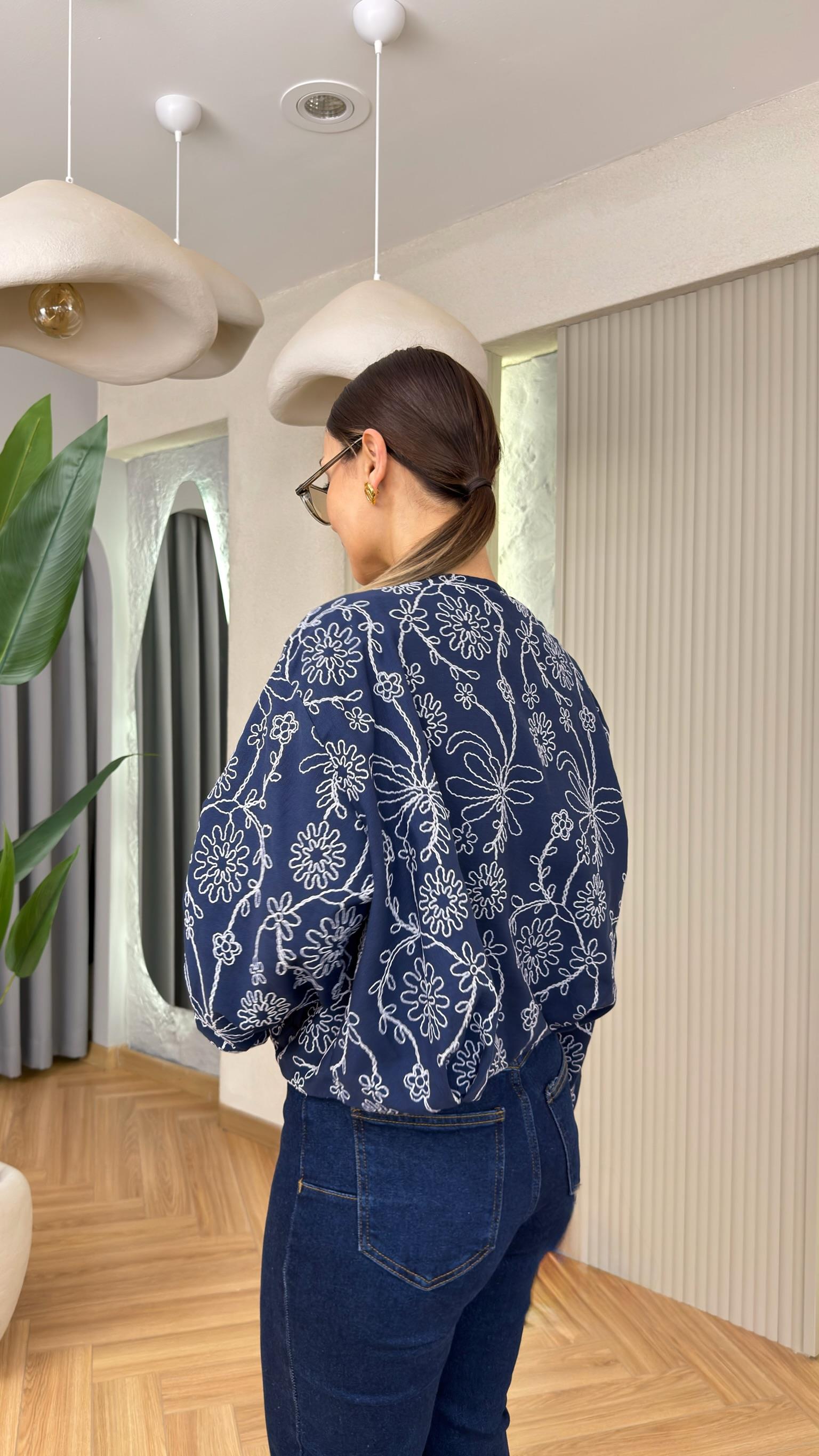 Leneda İşlemeli Astarlı Laci Bomber Ceket