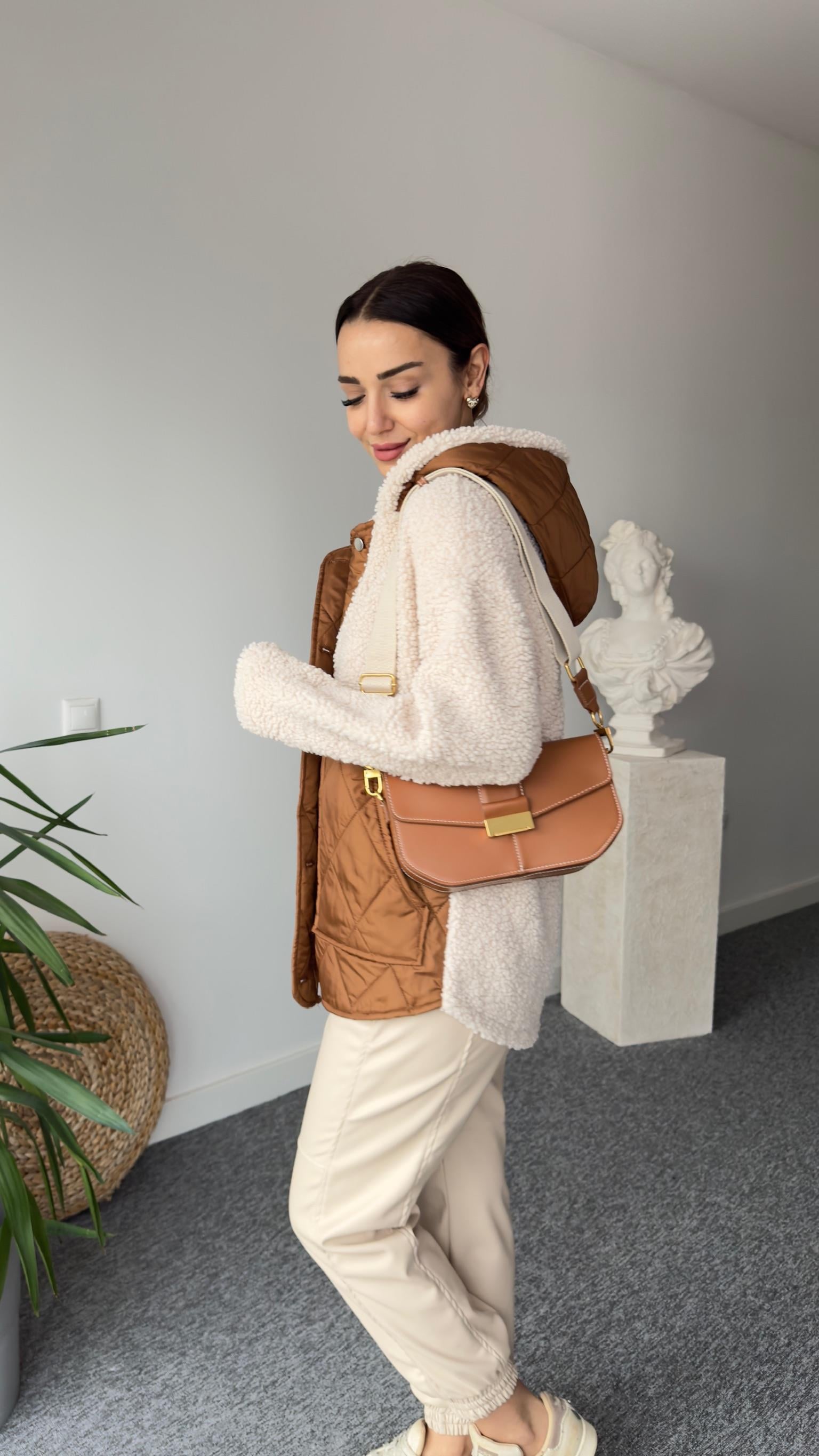 Kahve Kapitone Detaylı Ekru Teddy Ceket