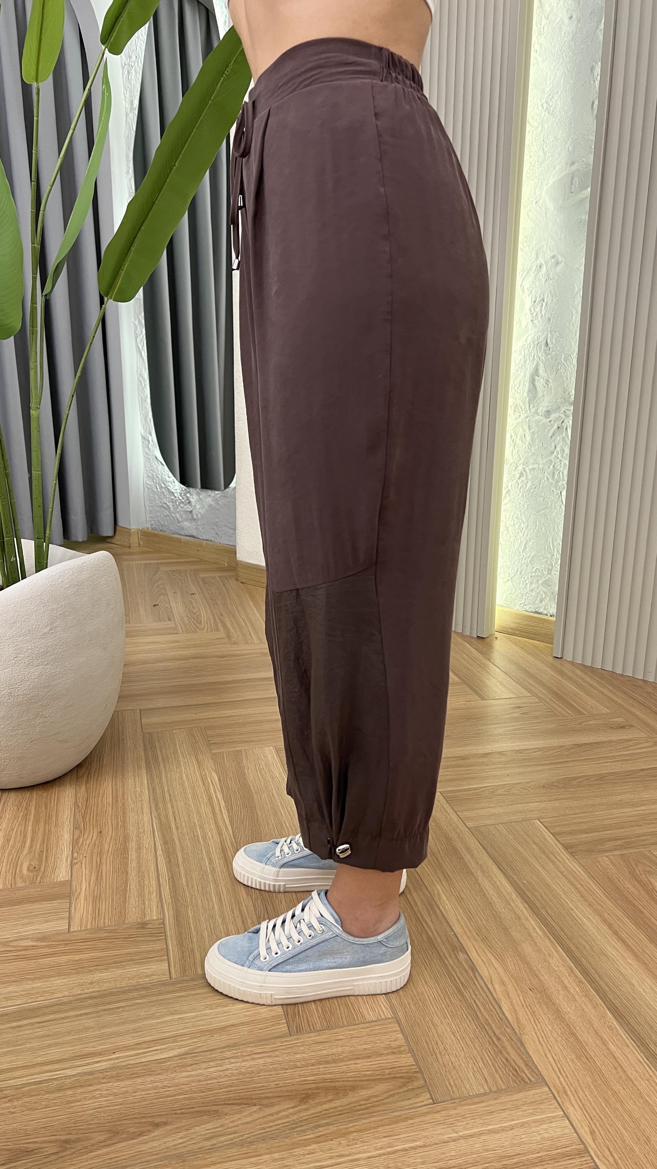 Kahve Resal Paraşüt Detaylı Arkası Lastikli Tensel Pantolon