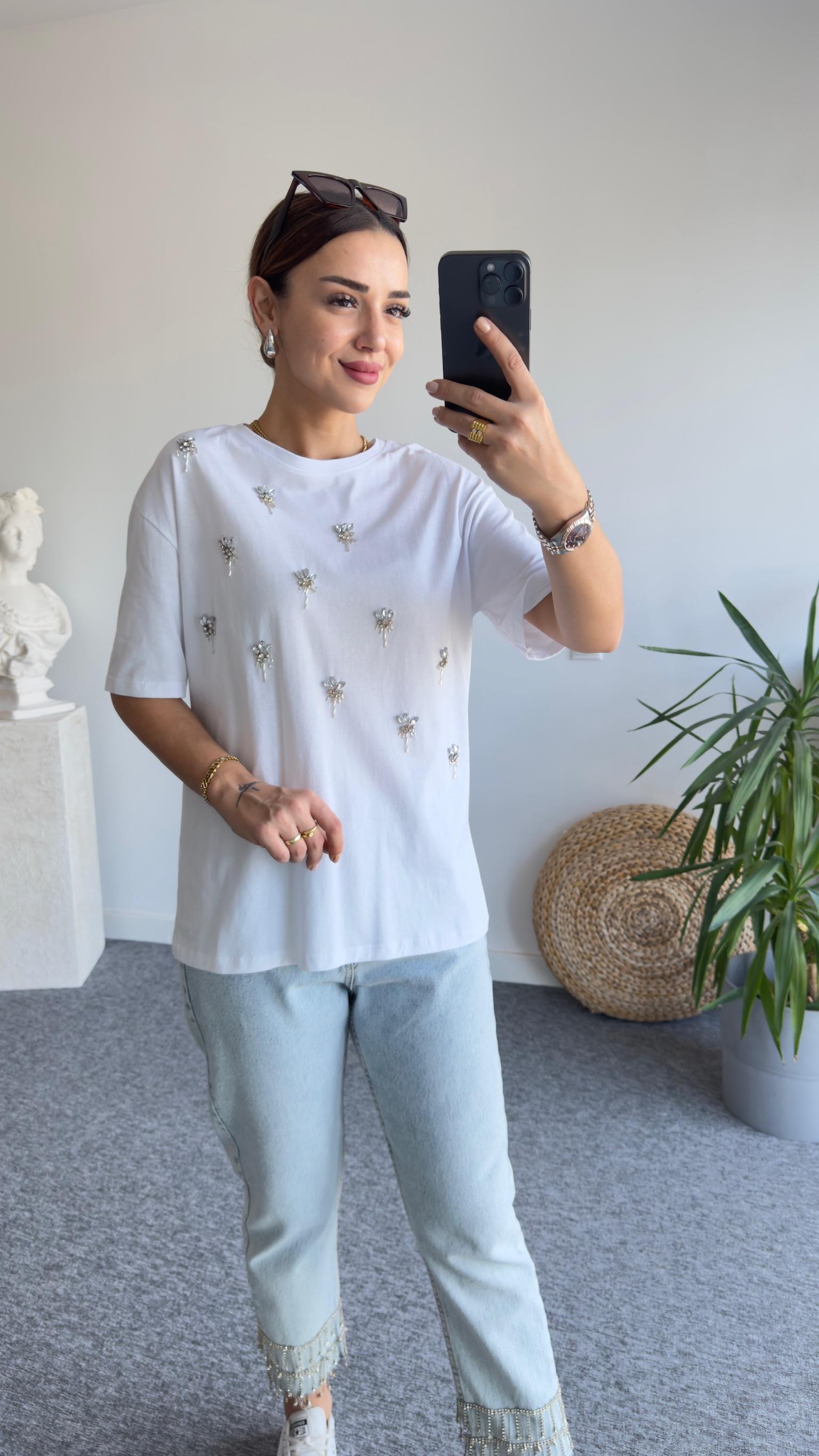 Mint Taş Detaylı Beyaz Tshirt