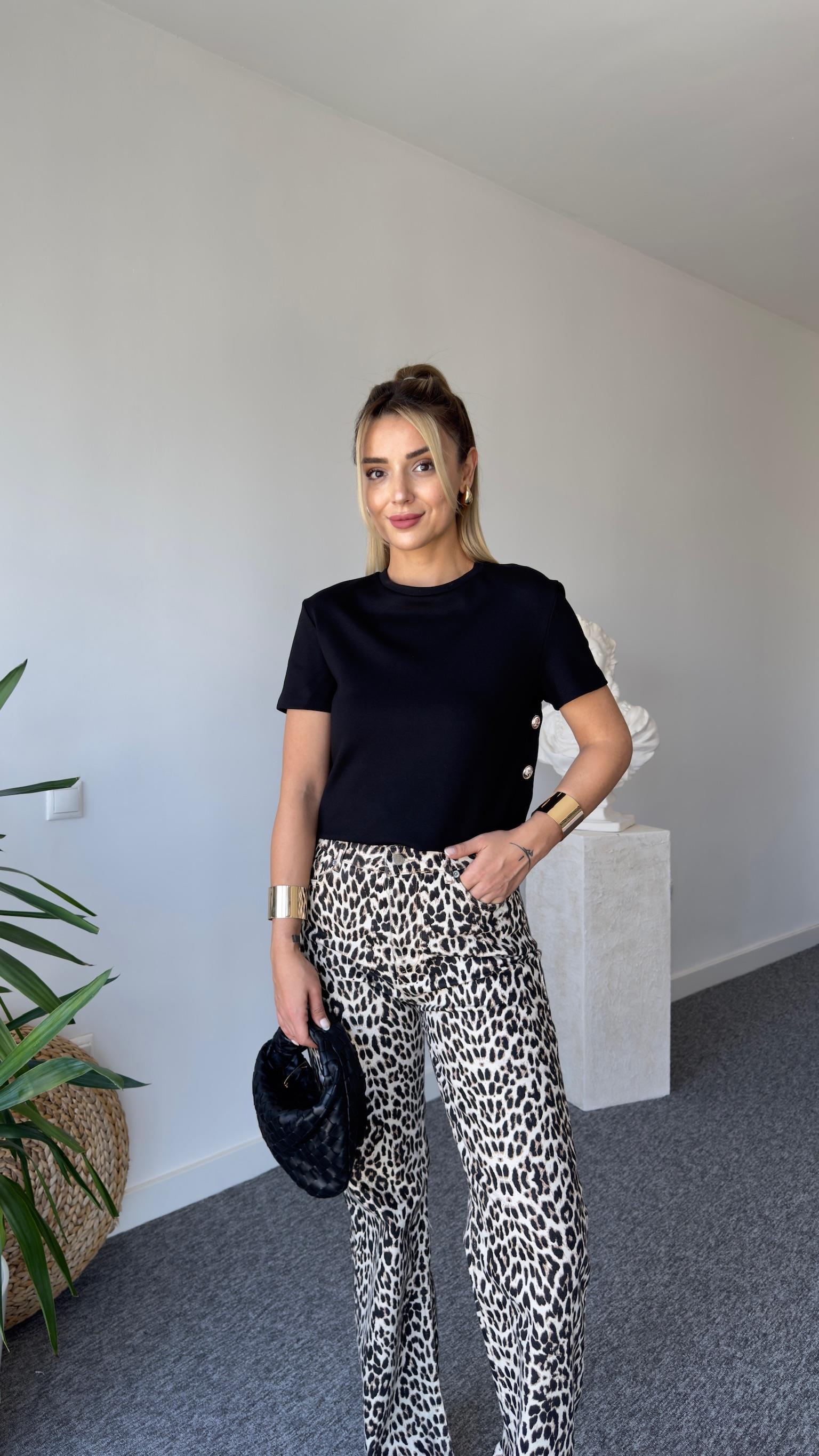 Orj Marka Yanları Gold Düğme Siyah Tshirt