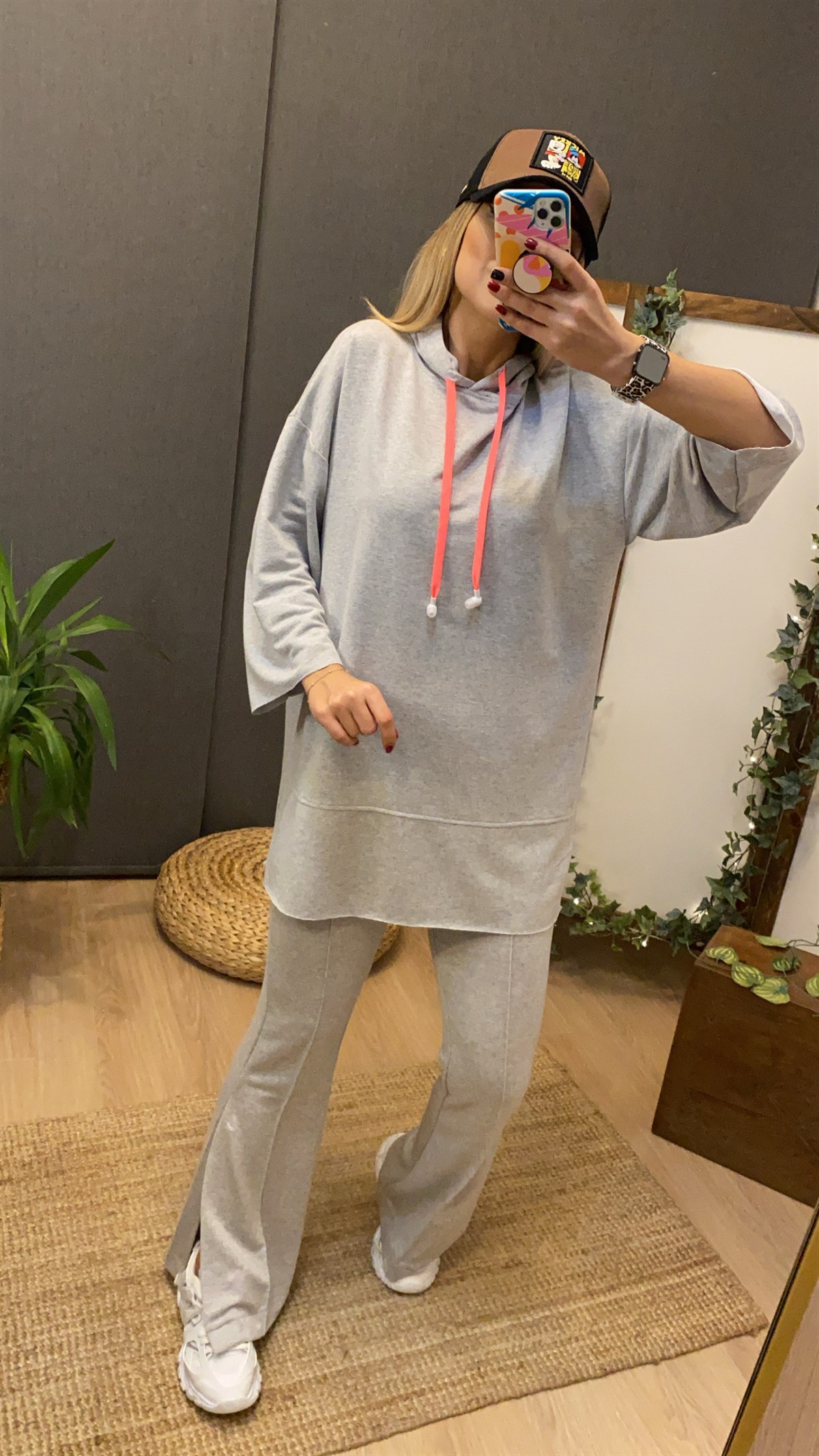 Renkli Kordonlu Gri Sweat	