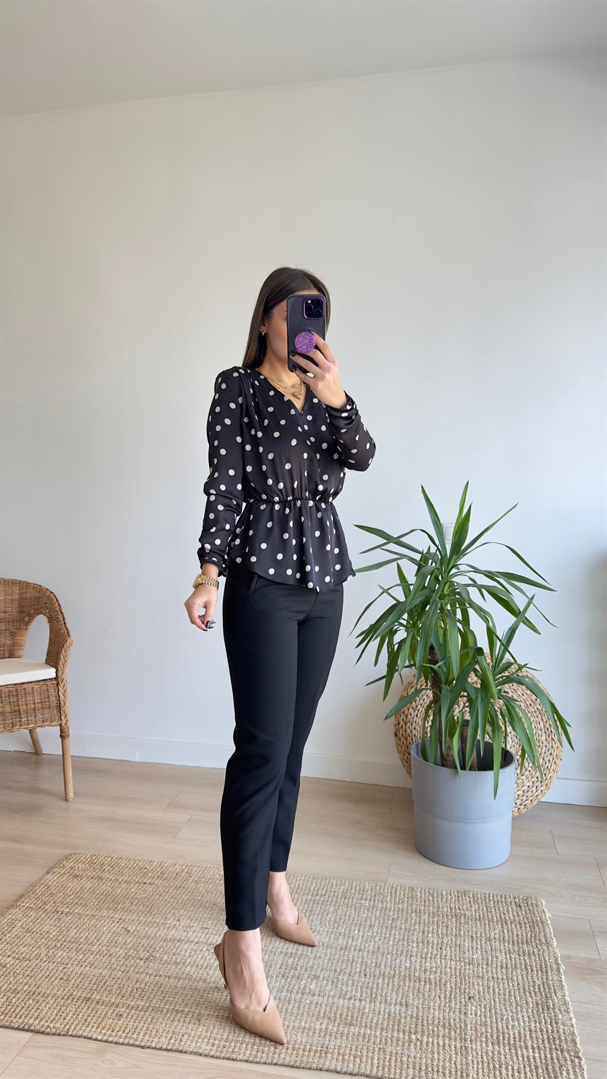 Vatkalı Puantiyeli Bluz