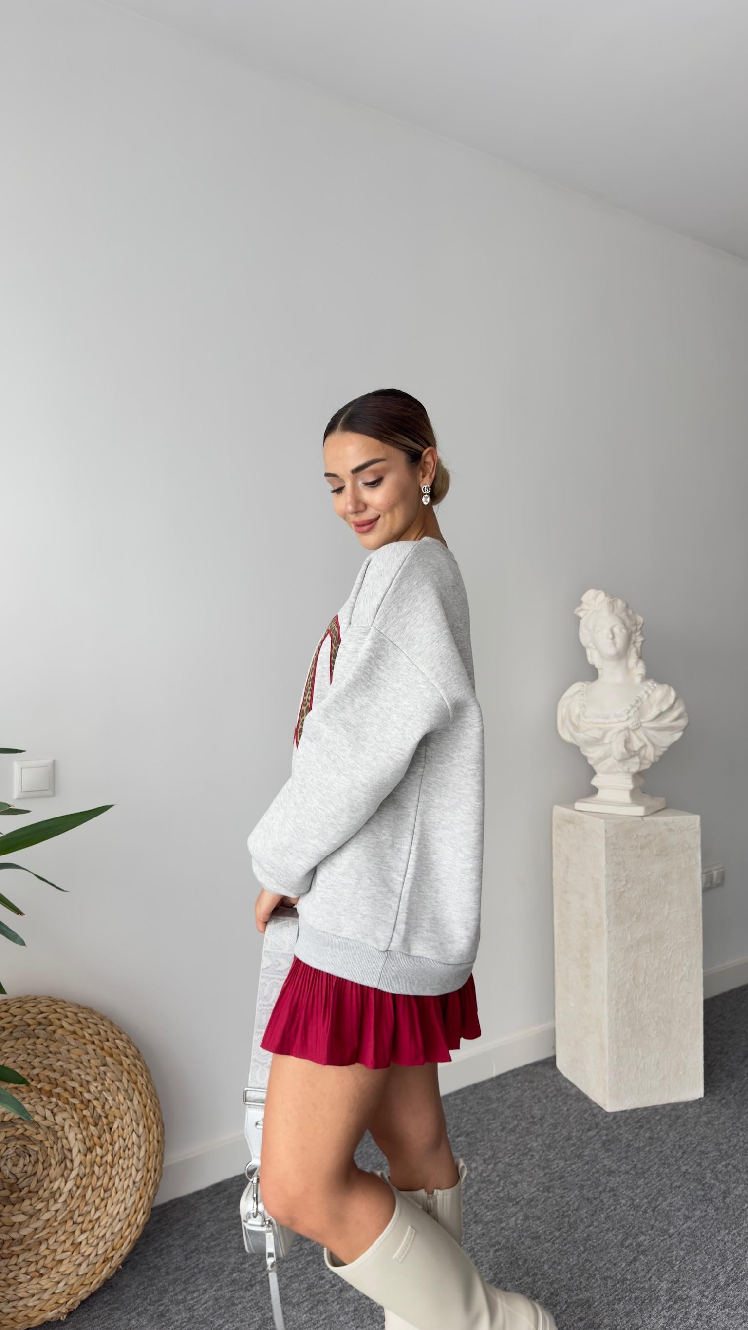 Leopar İşleme Yazı Detay Gri Sweatshirt