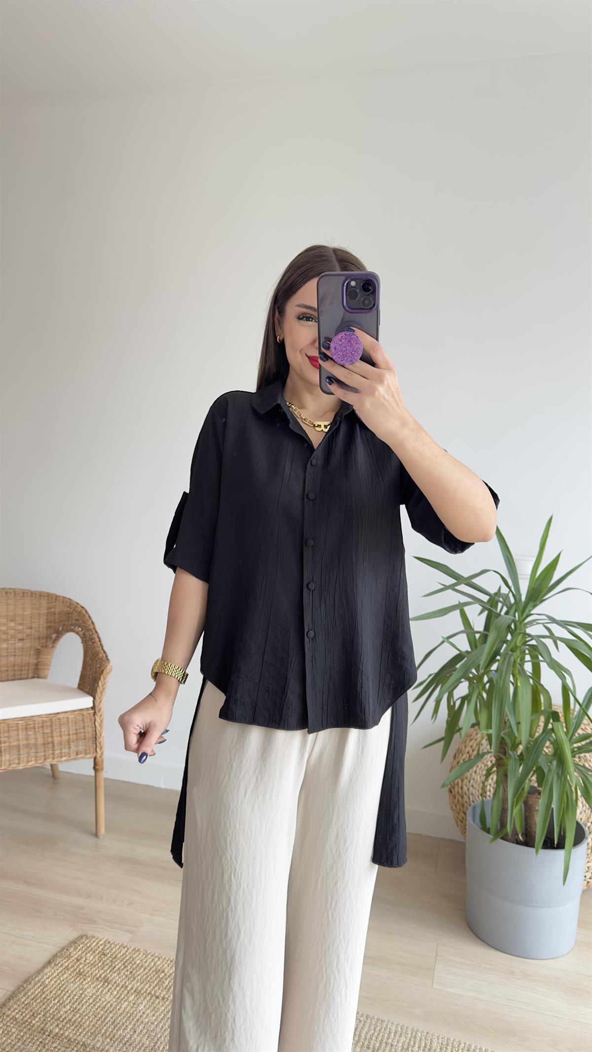 Yanları Düğme Detay Siyah Gömlek