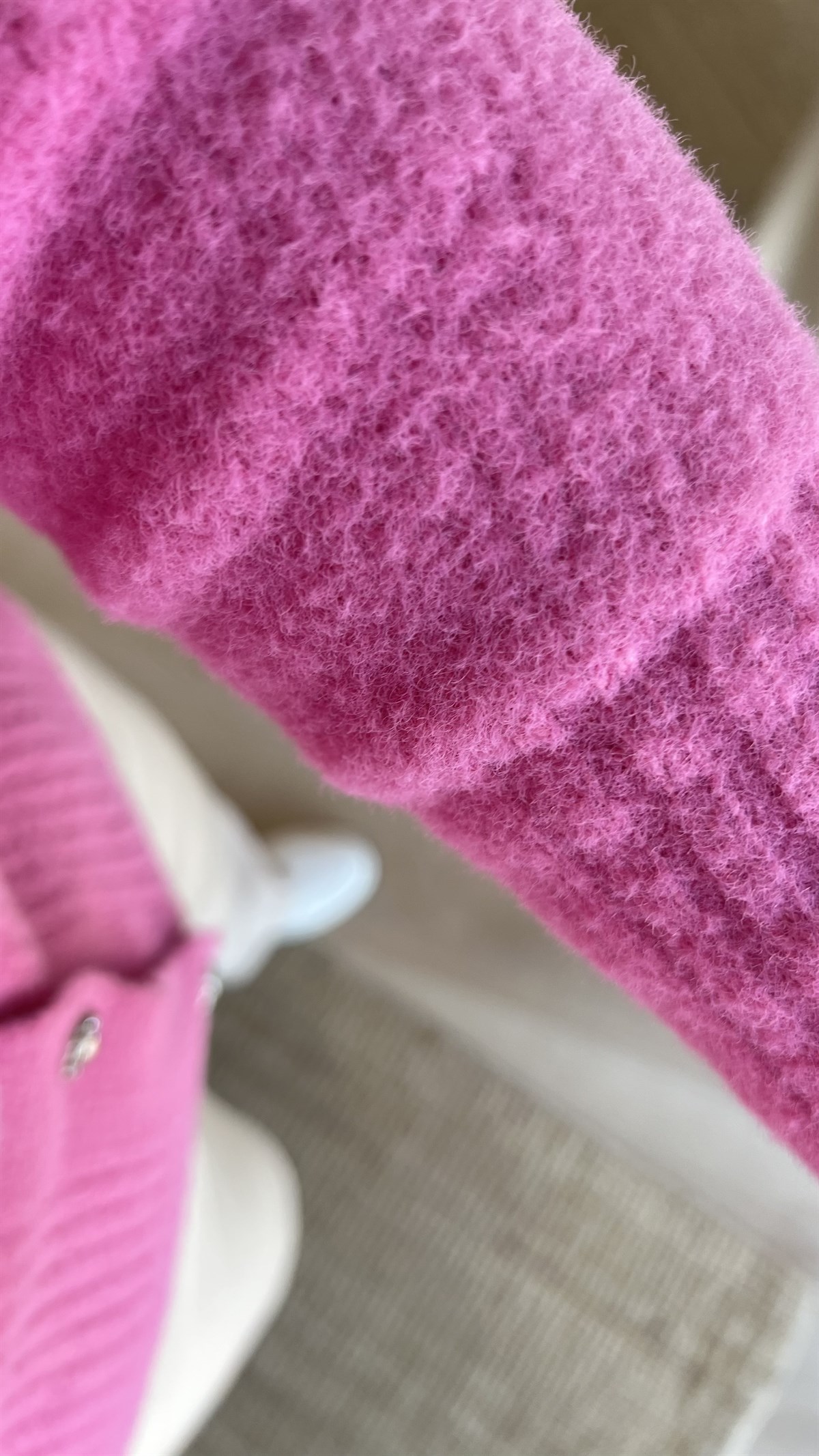 Taş Düğmeli Pembe Yumoş Hırka