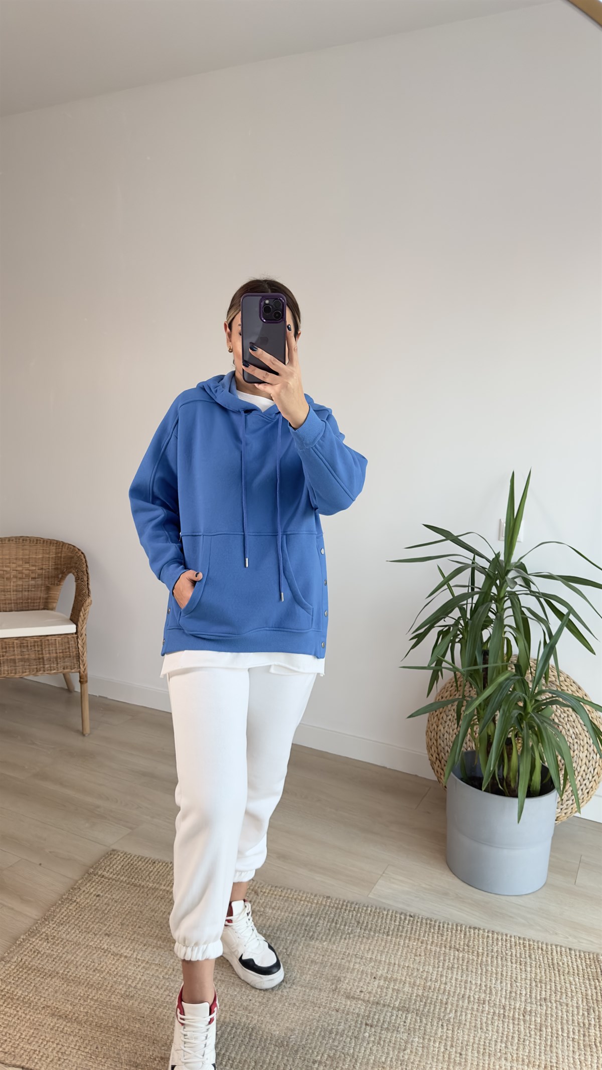 Yanları Çıtçıtlı Mavi Basic Sweat