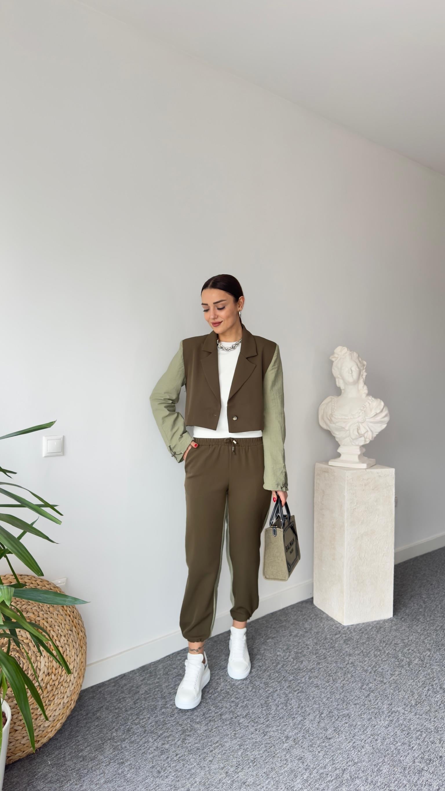 Yeşil Paraşüt Garnili Paça Lastikli Pantolon
