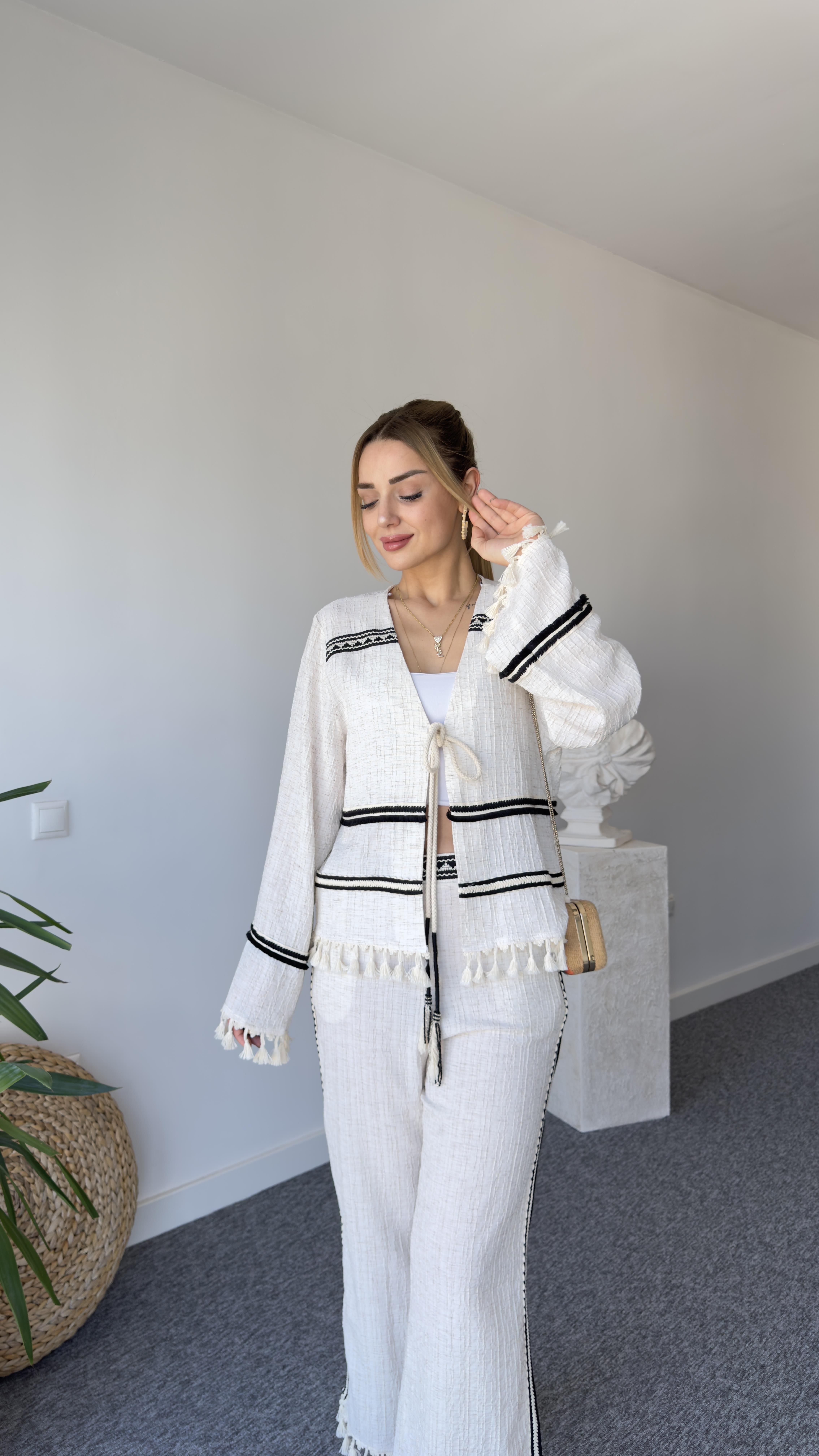 Veux Püskül Detalı Bej Takım
