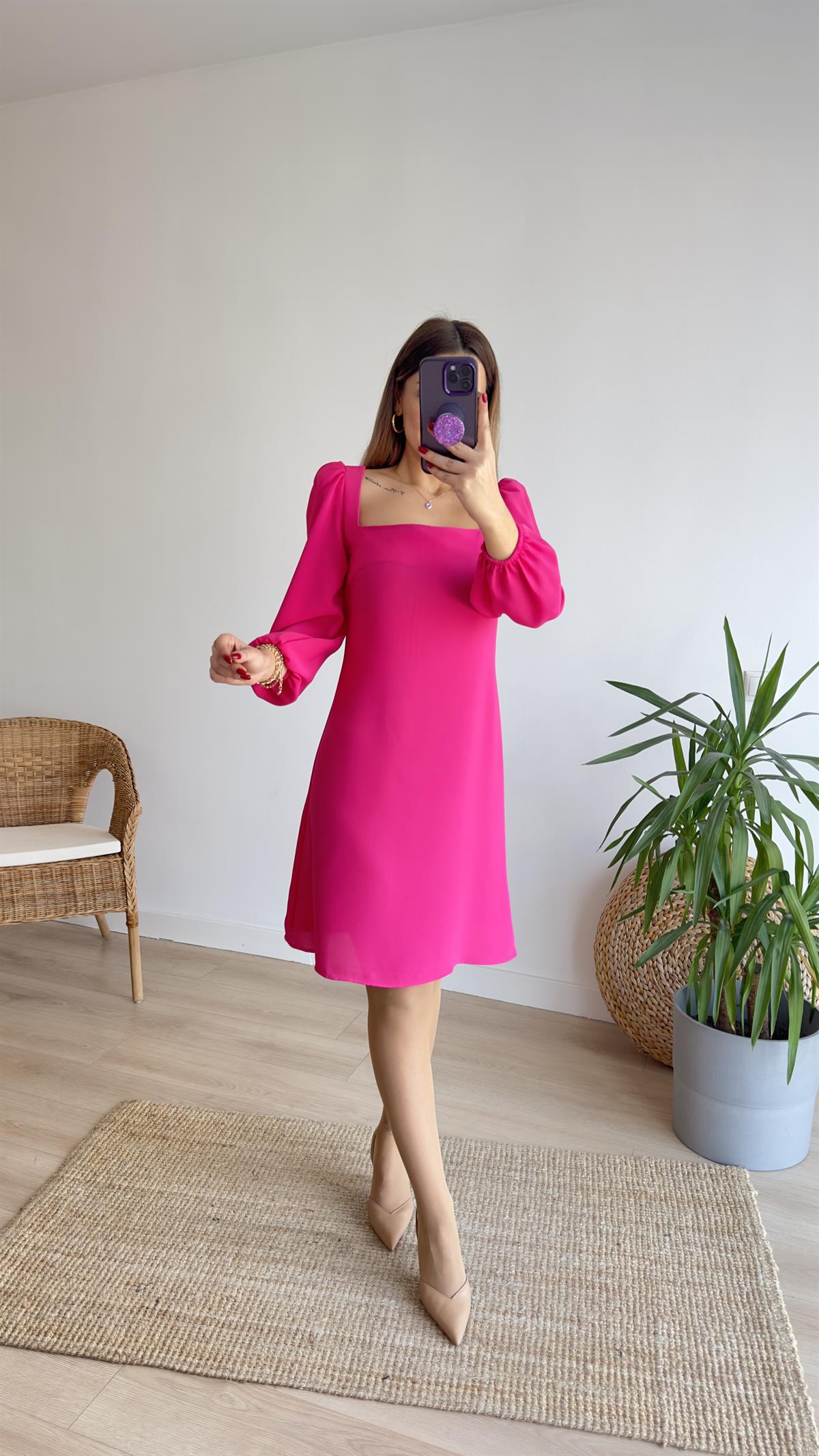 Kare Yaka Pembe Elbise 