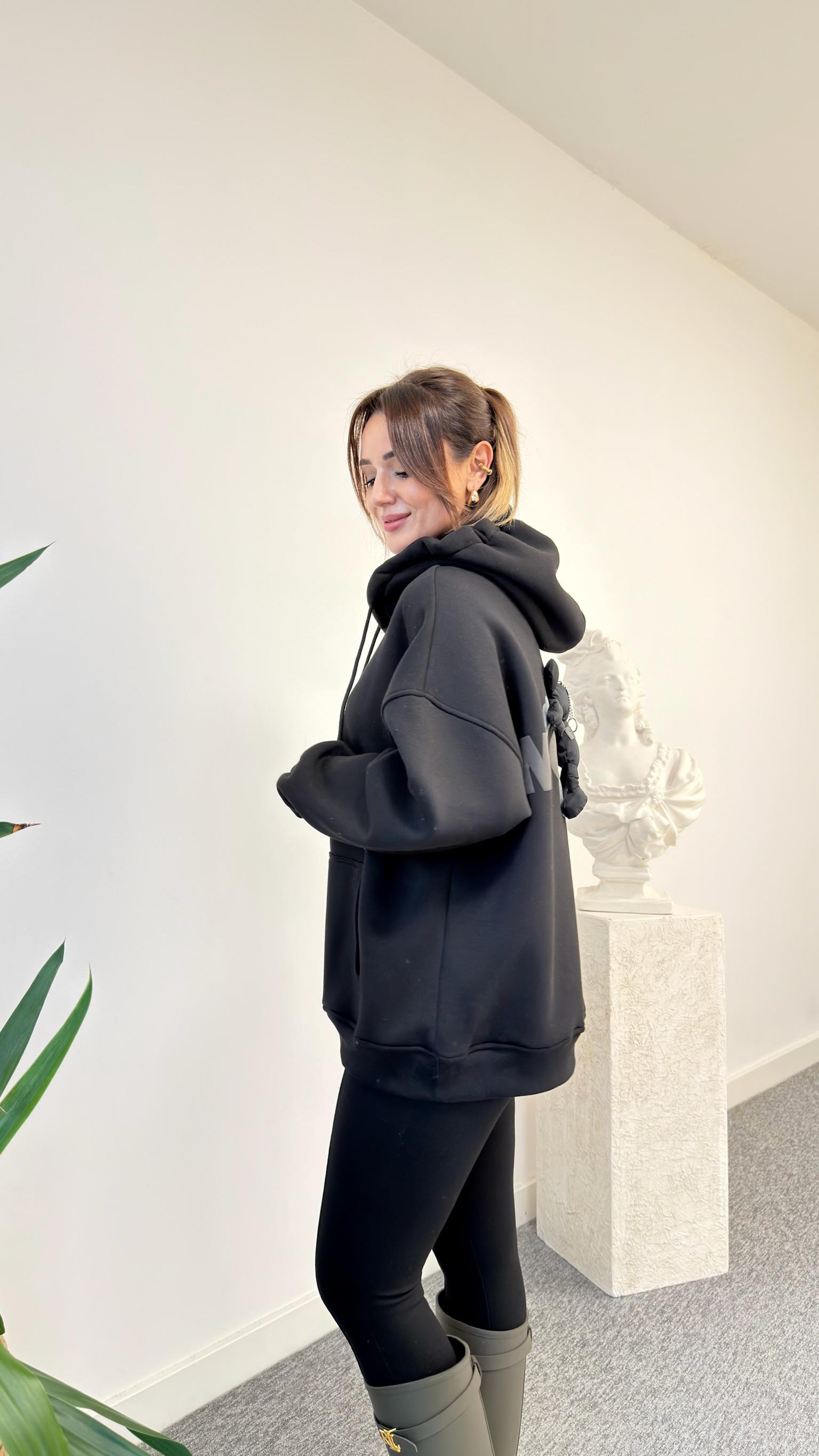 Siyah Sırtı Mickey Aksesuarlı Kapüşonlu Sweatshirt