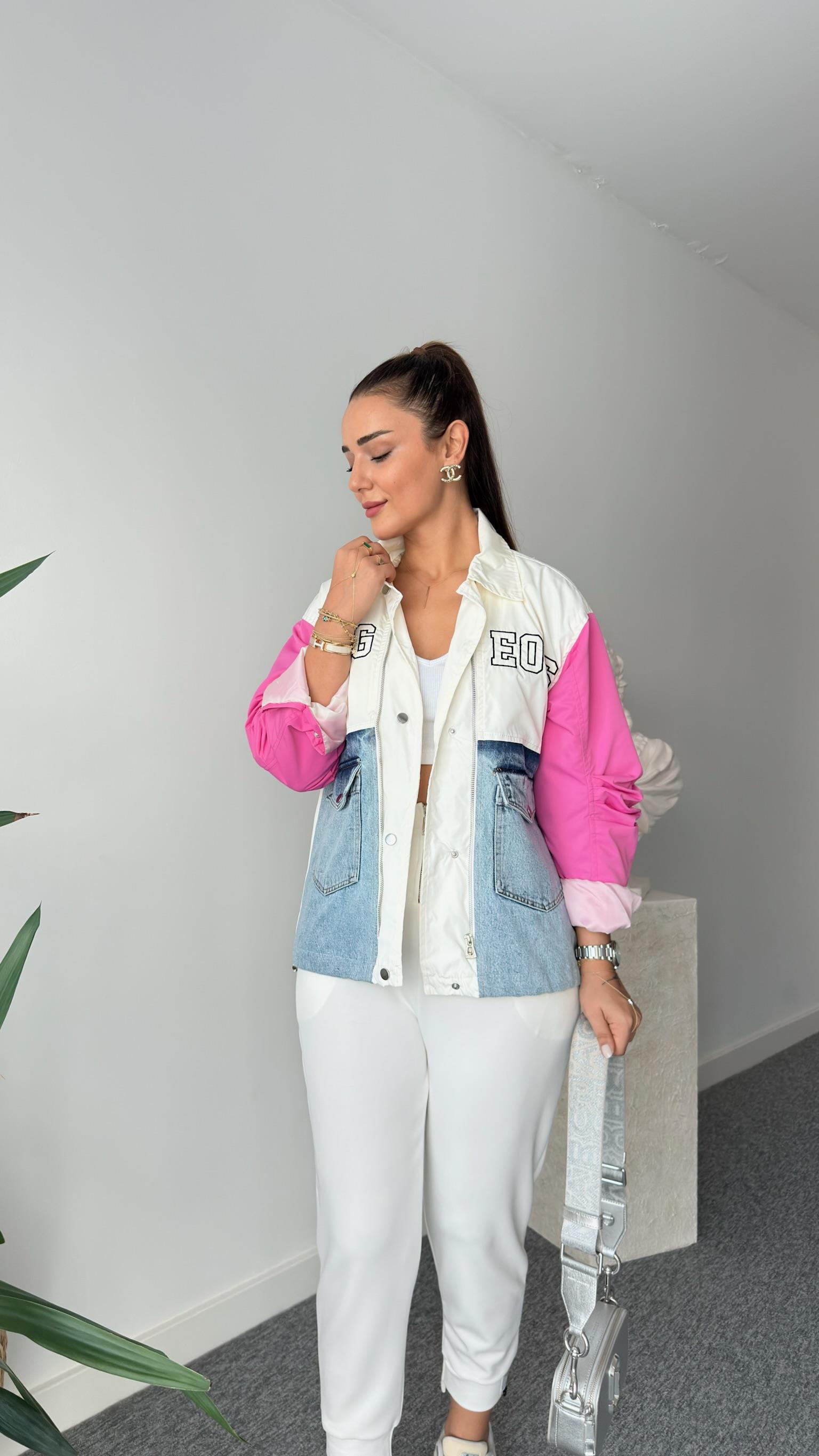 Pembe Gorgeous Yazılı Garnili Ceket