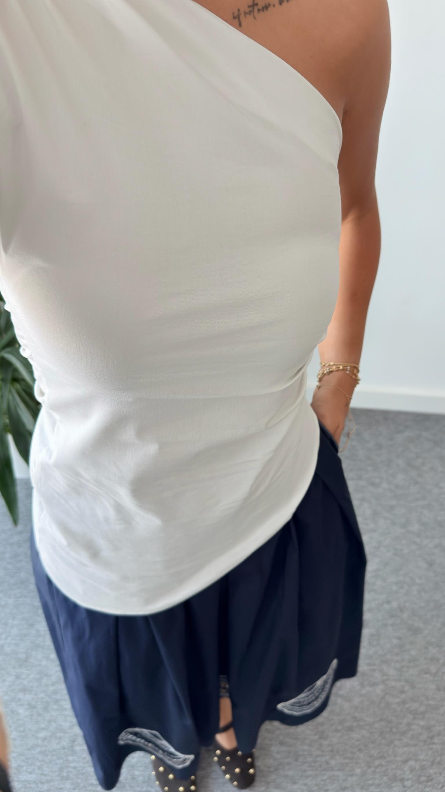 Beyaz Tek Omuz Asimetrik Poplin Bluz