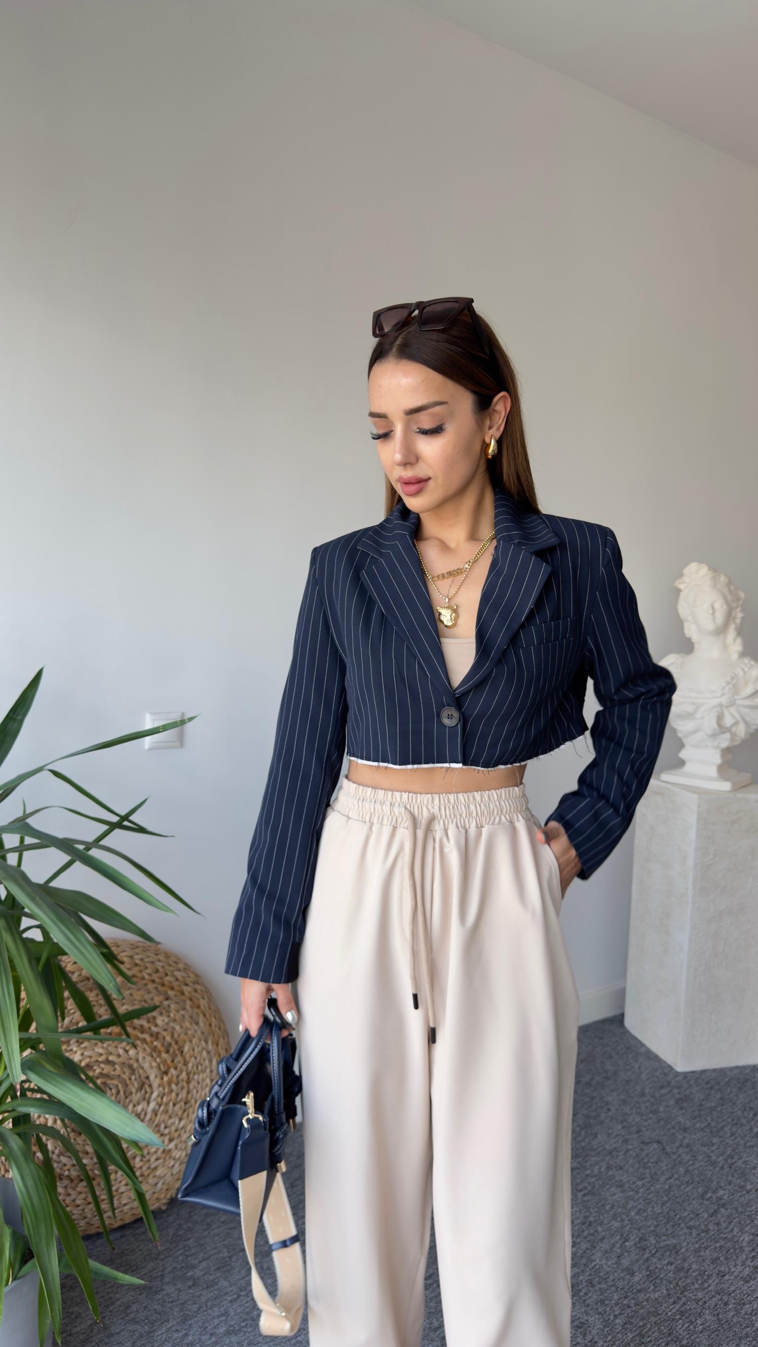 Zra Model Önü Çizgili Crop Ceket