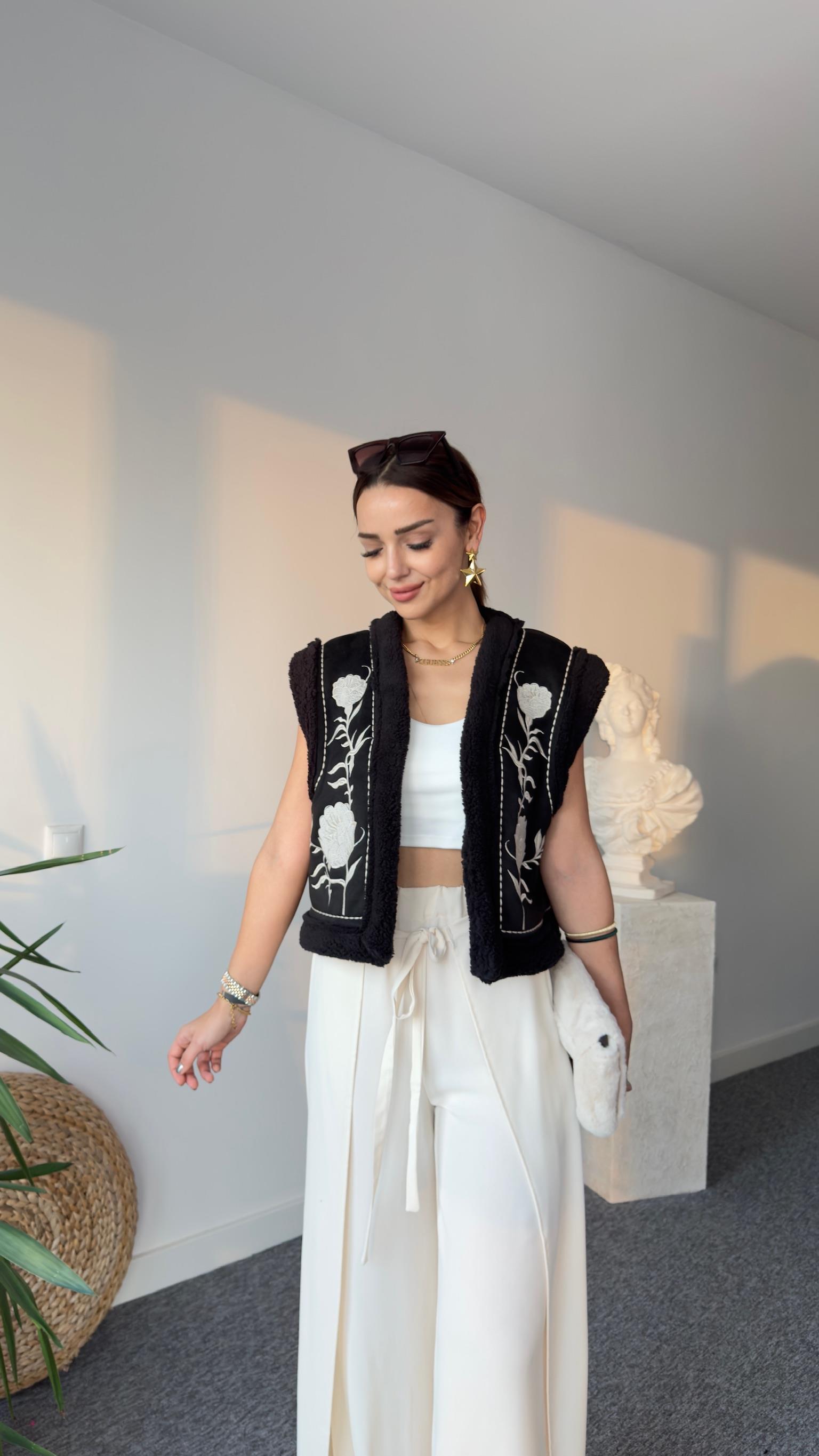 İçi Kürklü Nakış Detay Zra Model Yelek