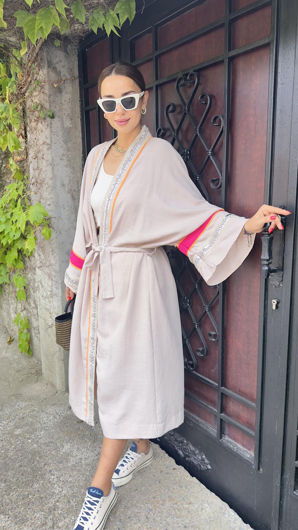 Qens İşlemeli Tasarım Kimono