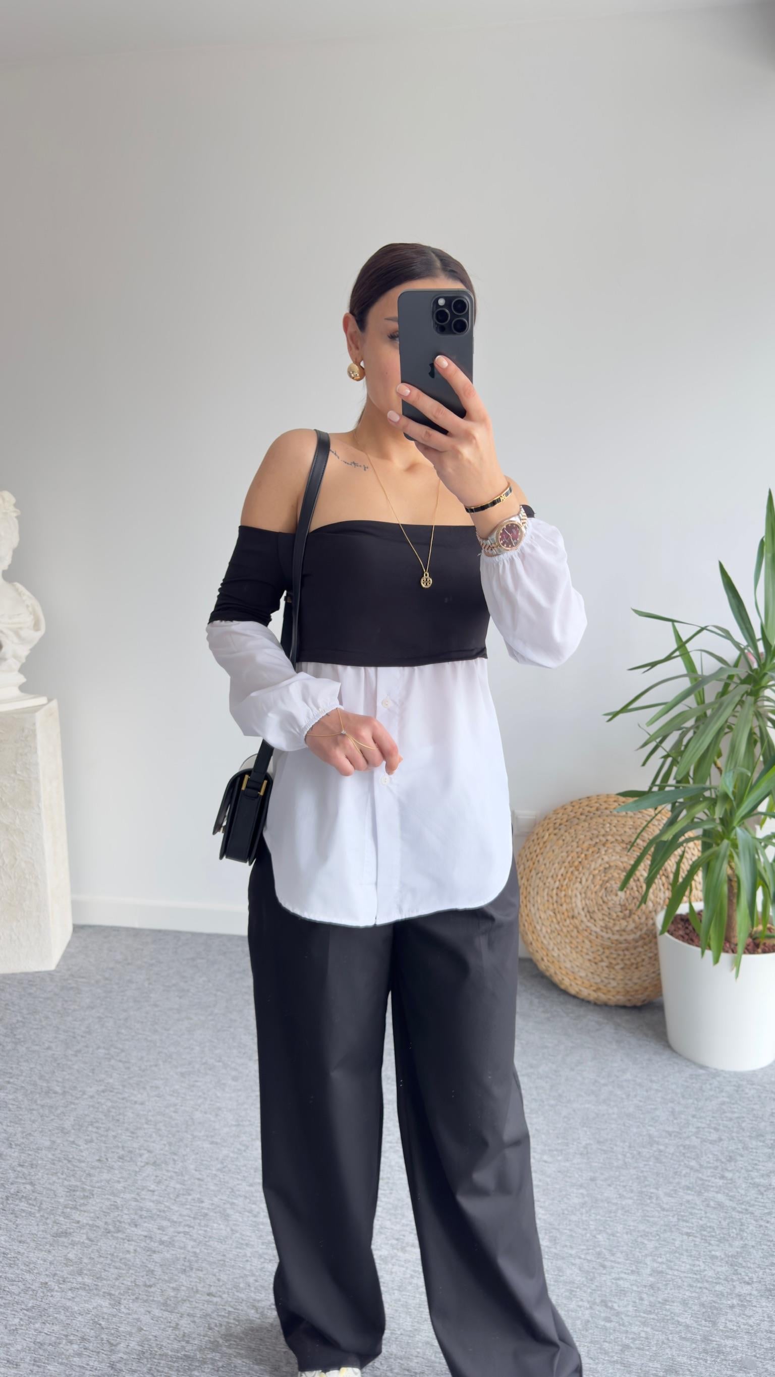 Madonna Yaka Gömlek Detay Sandy Bluz