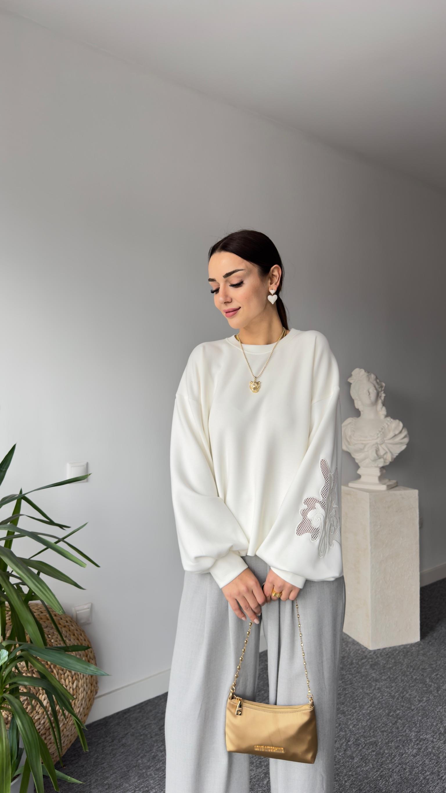 Orj Model Nakış Aplikeli Beyaz Sweat