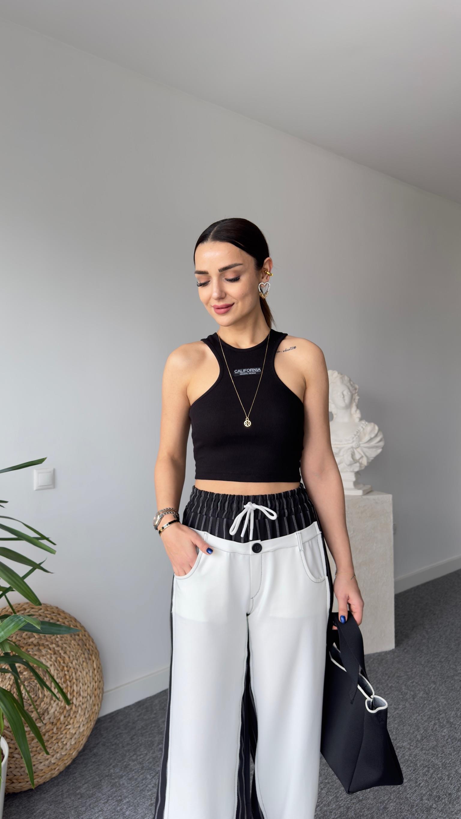 Etiket Detay Fitilli Siyah Atlet