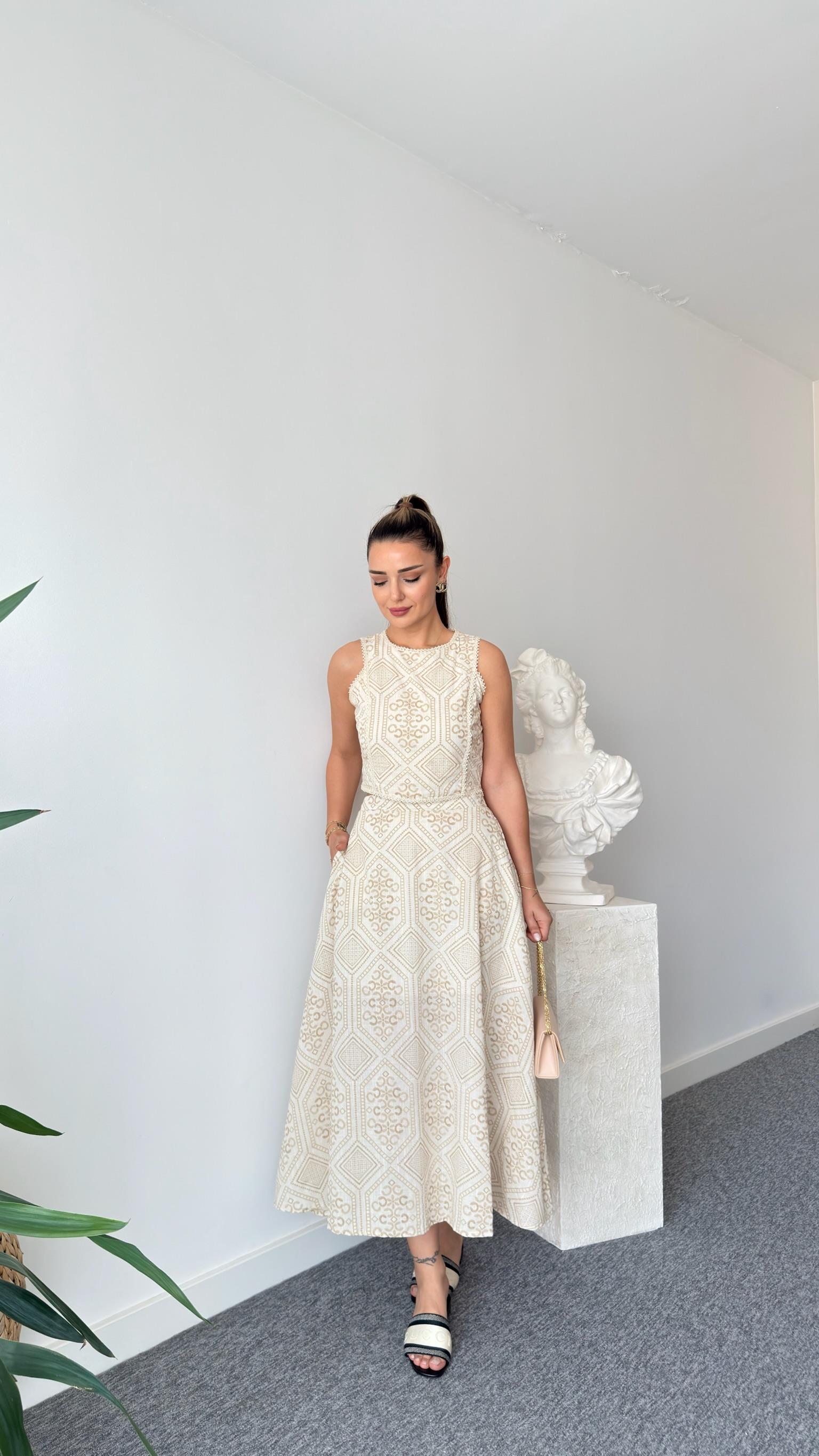 Keten Üzeri Desenli Etekli Takım