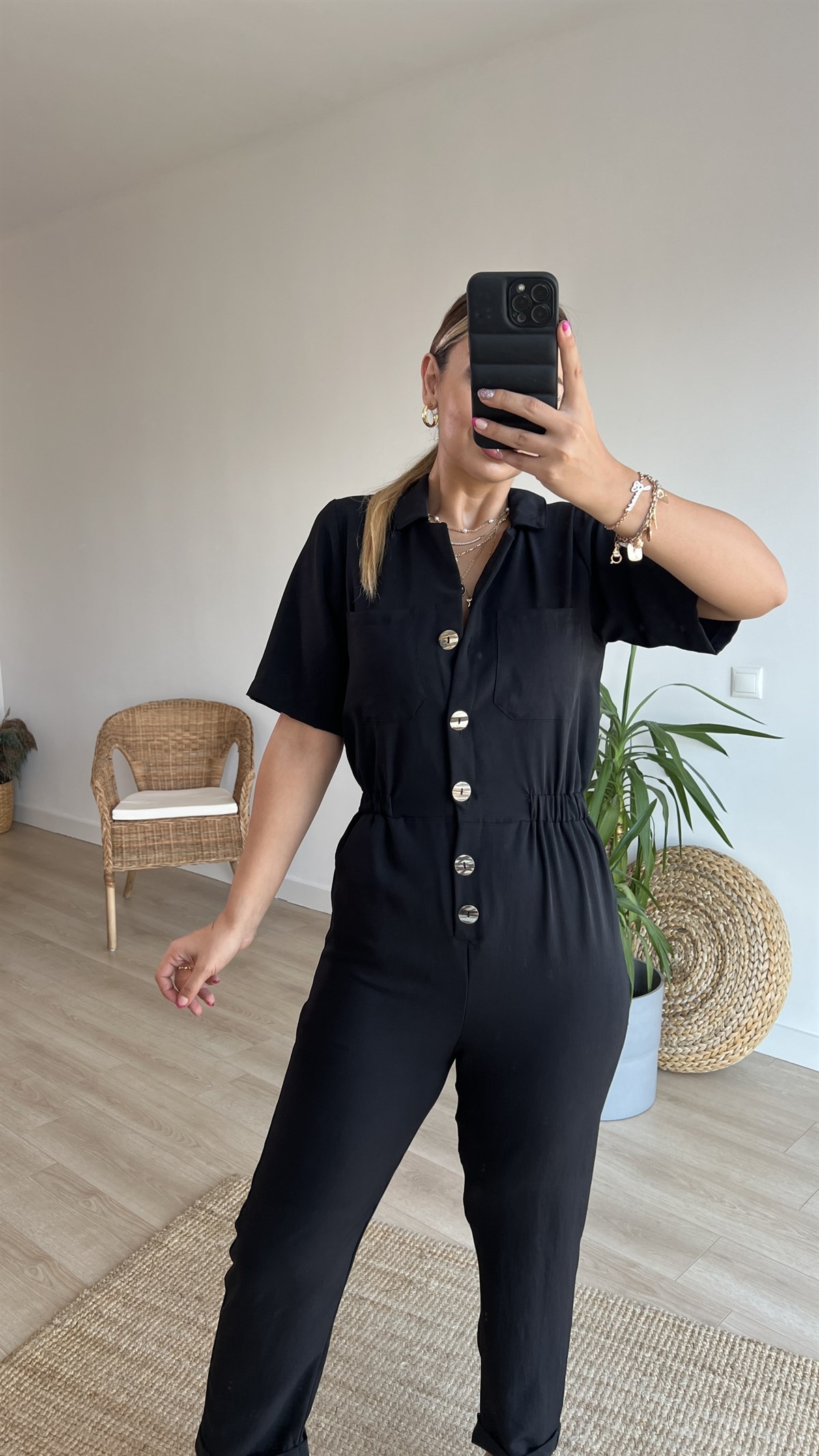 Düğme Detaylı Beli Lastikli Siyah Tulum