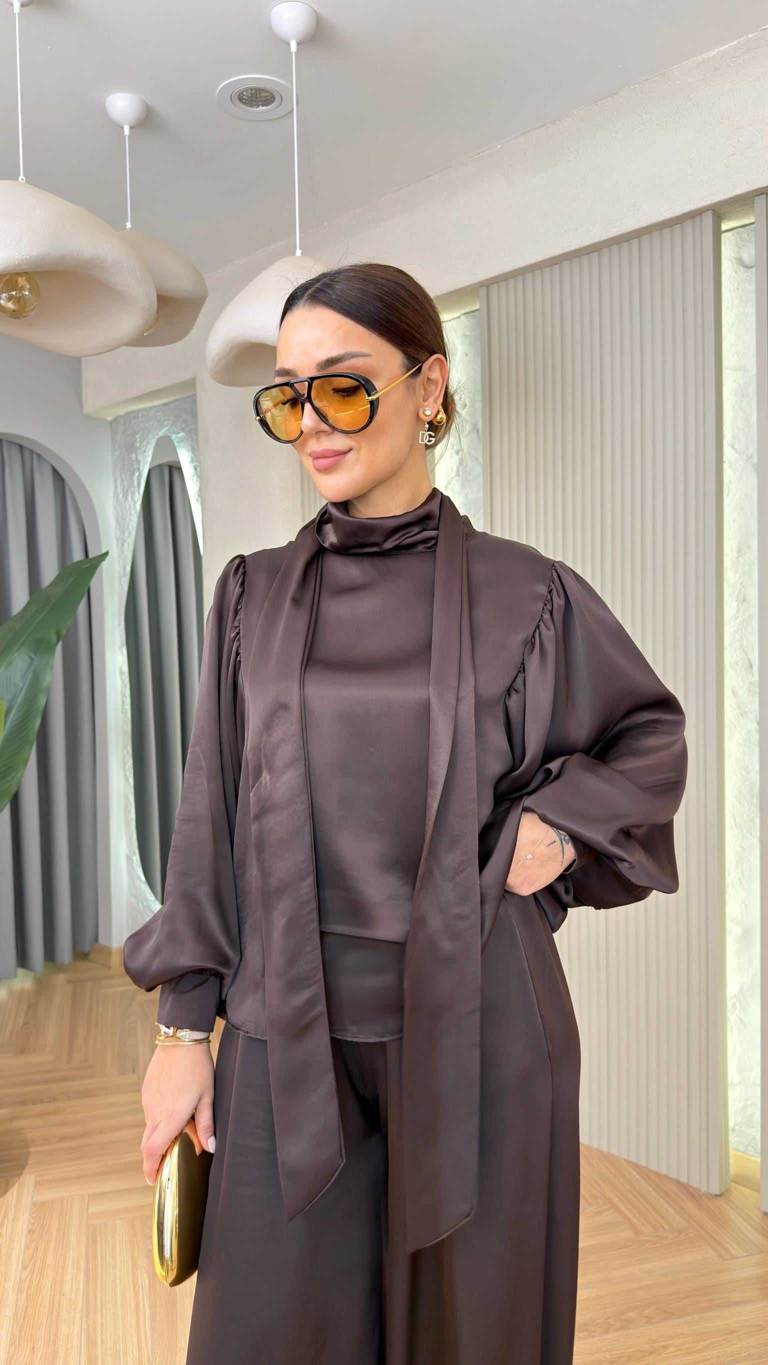 Tery Kahve Bağlama Detaylı Saten Bluz