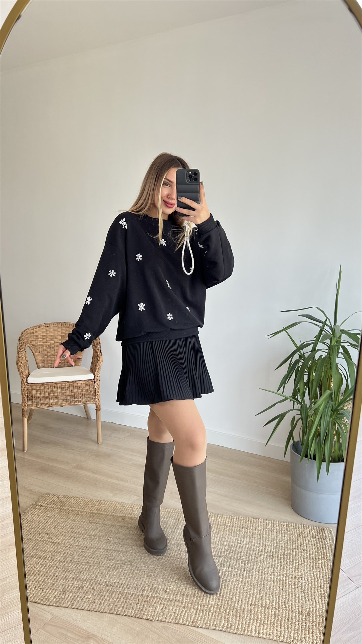Taşlı Siyah Sweatshirt