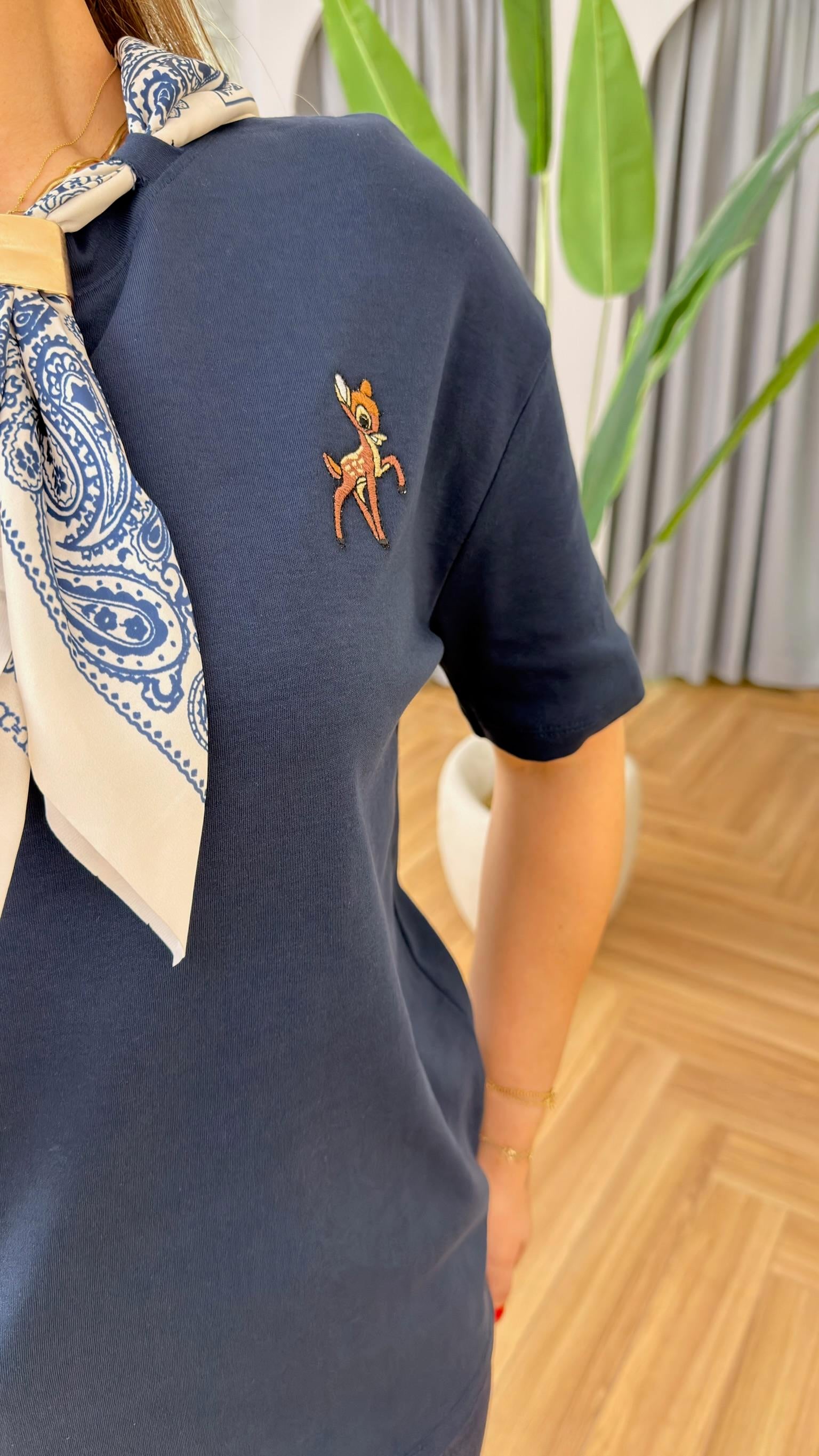 Lacivert Şal Detaylı İşlemeli Tshirt