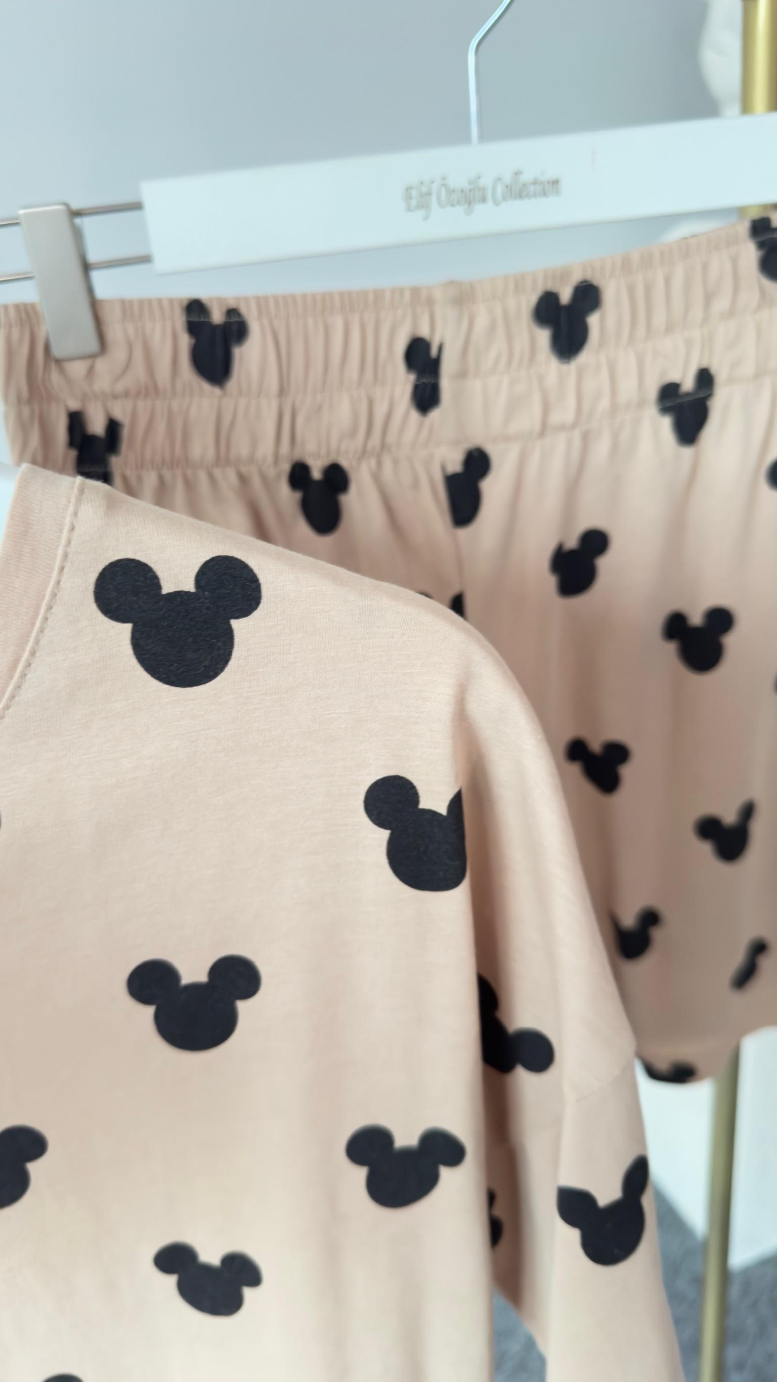 Mickey Baskılı Krem Şortlu Takım
